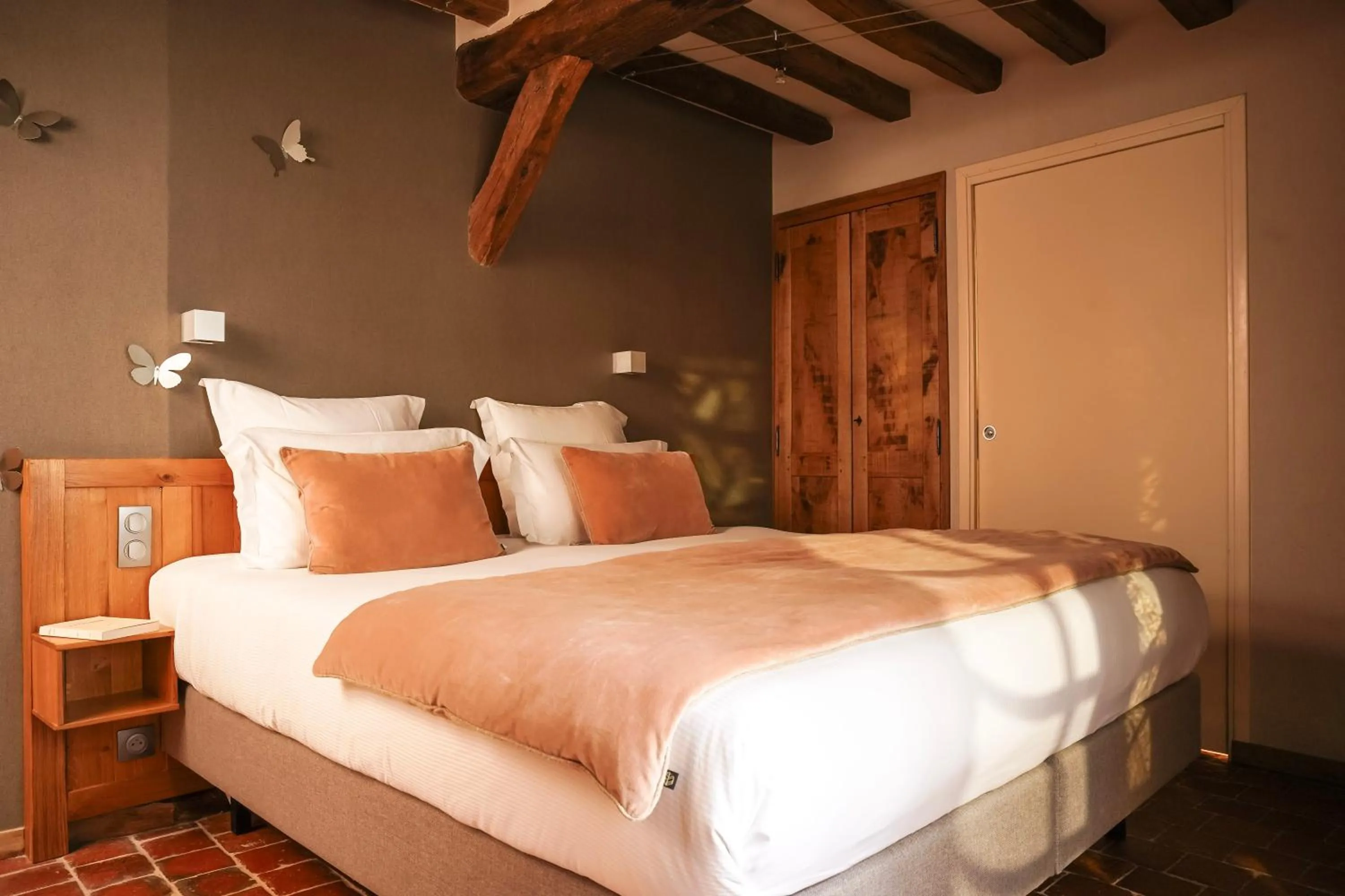 Bedroom, Bed in L'Absinthe Hôtel