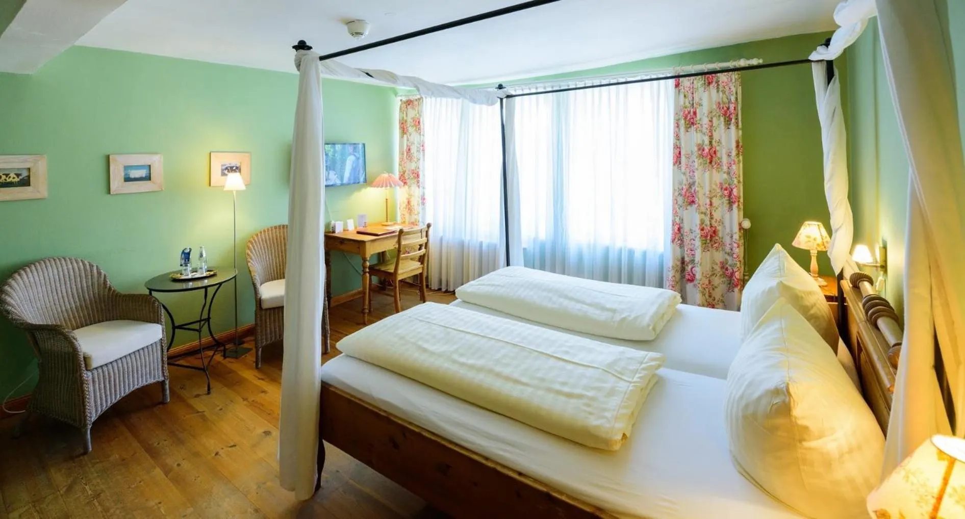 Photo of the whole room, Bed in Hotel Theophano