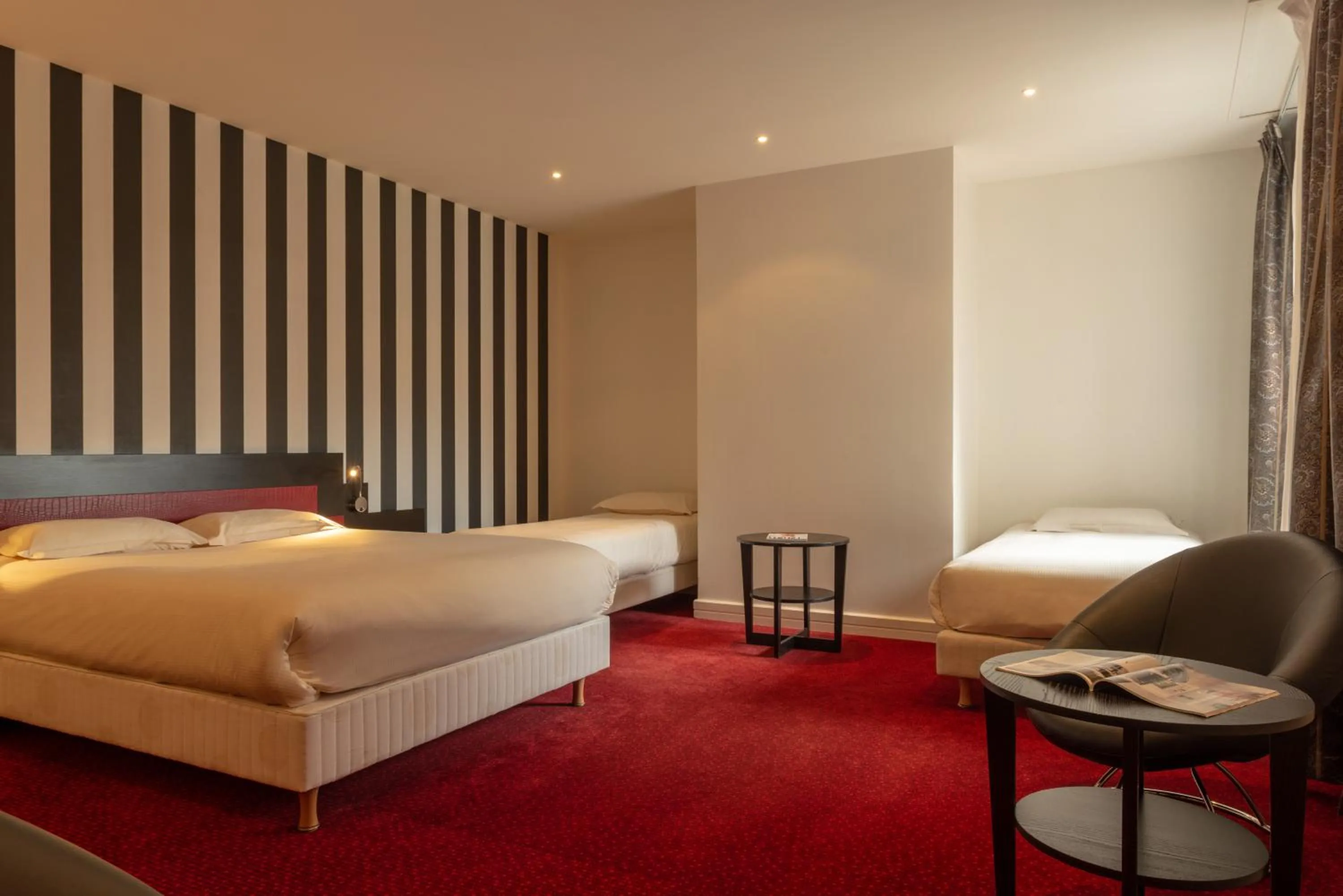 Bed in The Originals Boutique, La Maison Rouge, Lens Ouest