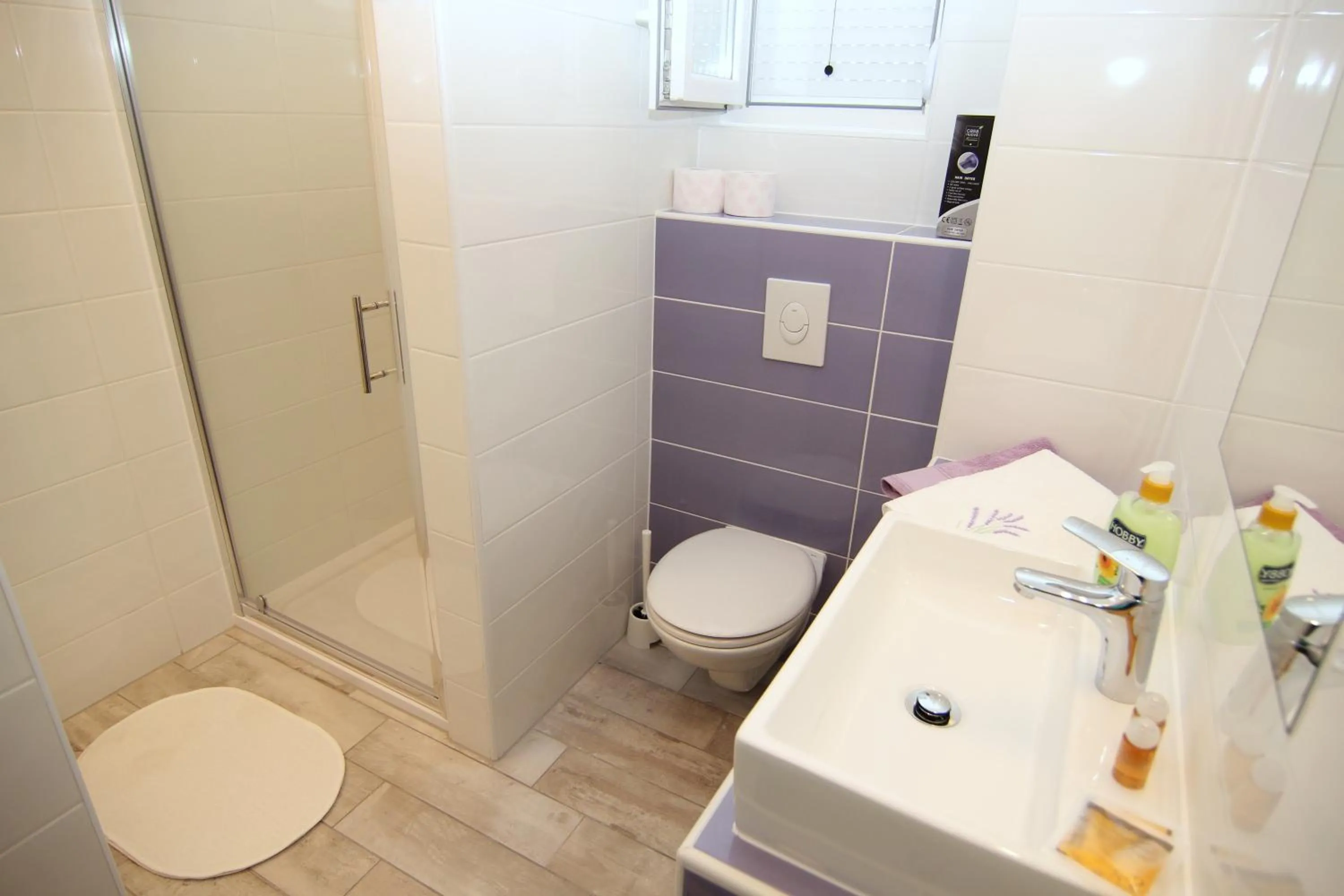 Bathroom in Apartment Villa Franci Pag with heating and open all year