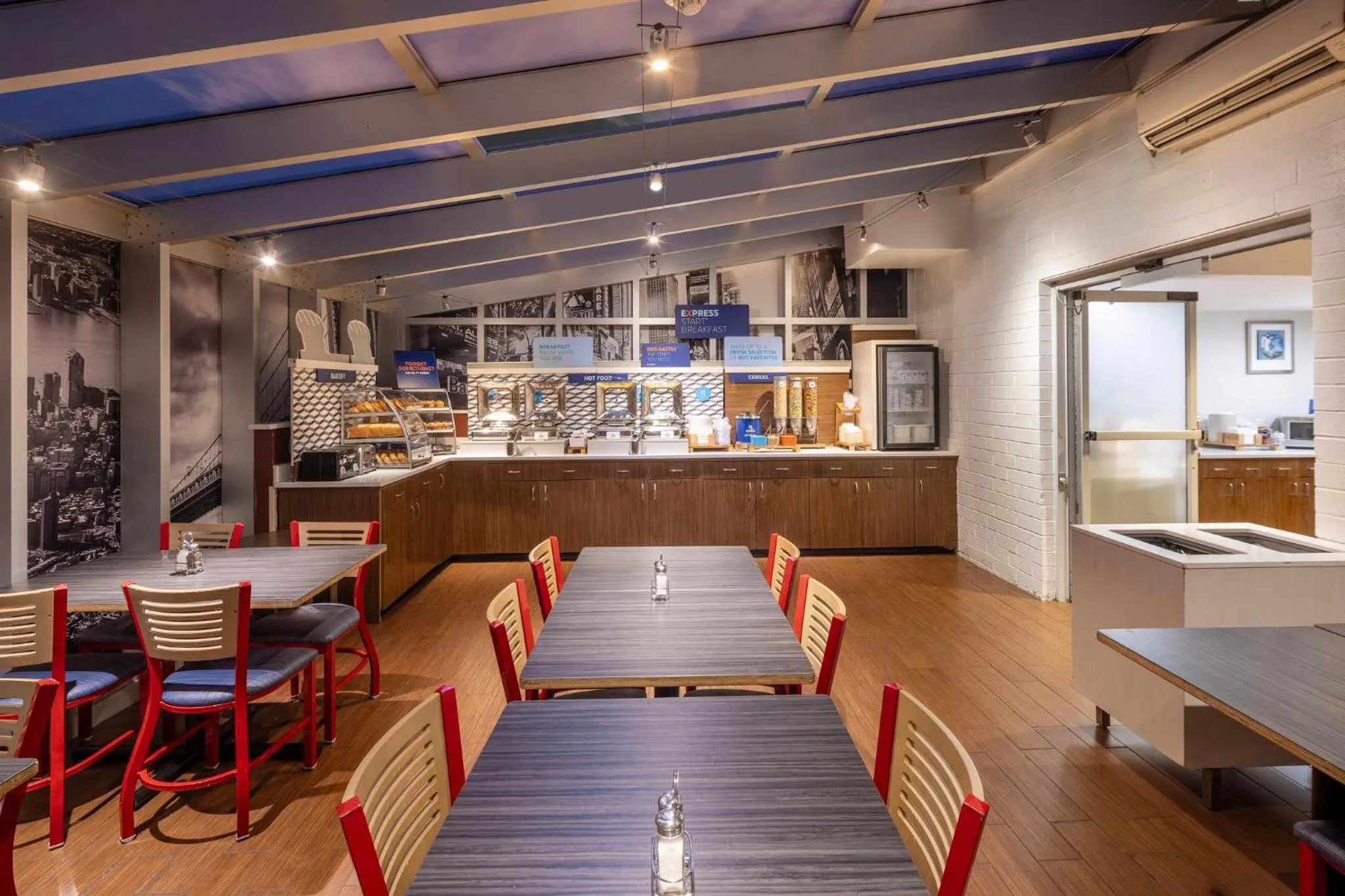 Breakfast in Holiday Inn Express - Times Square by IHG