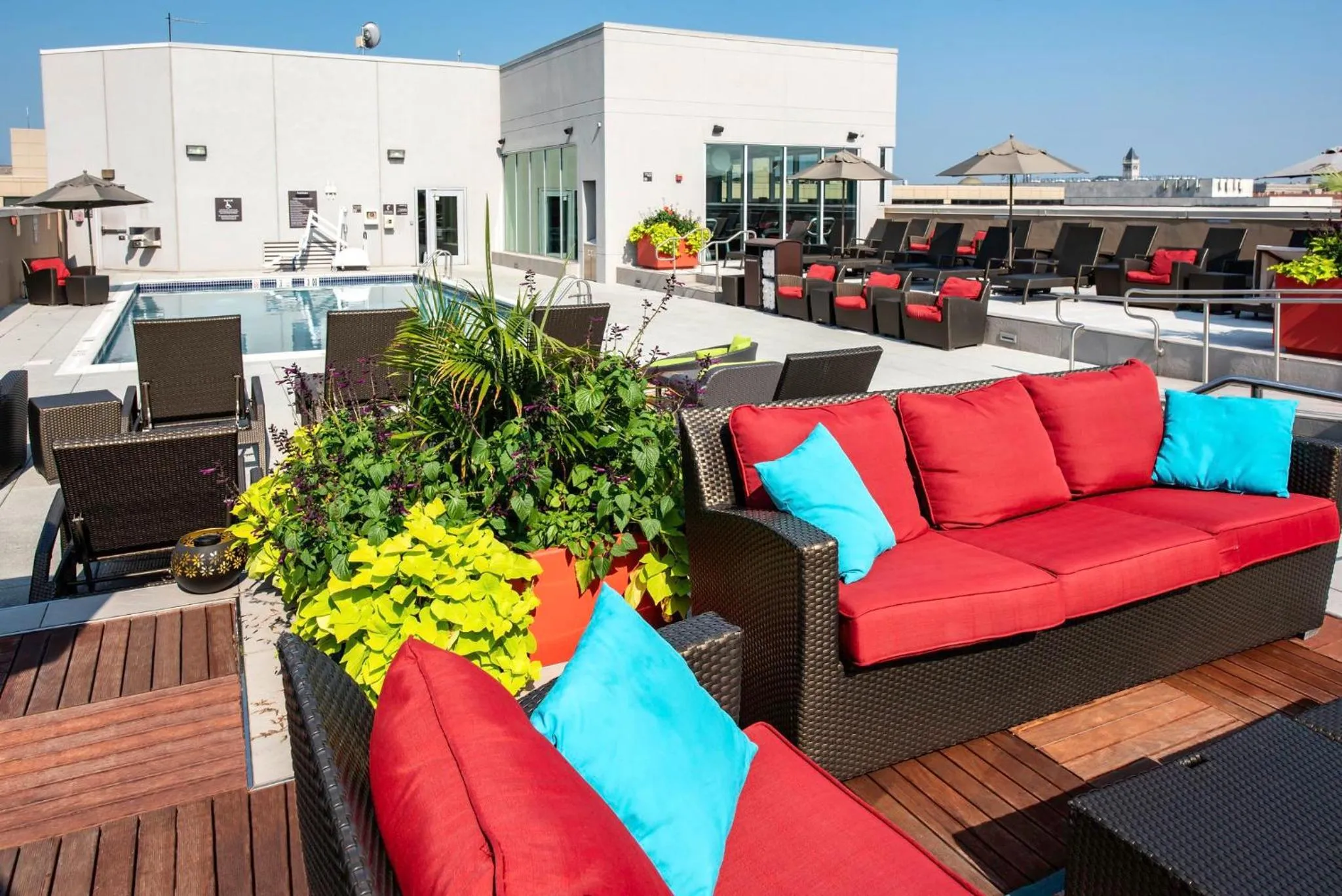 Swimming pool in Holiday Inn Washington Capitol-National Mall by IHG