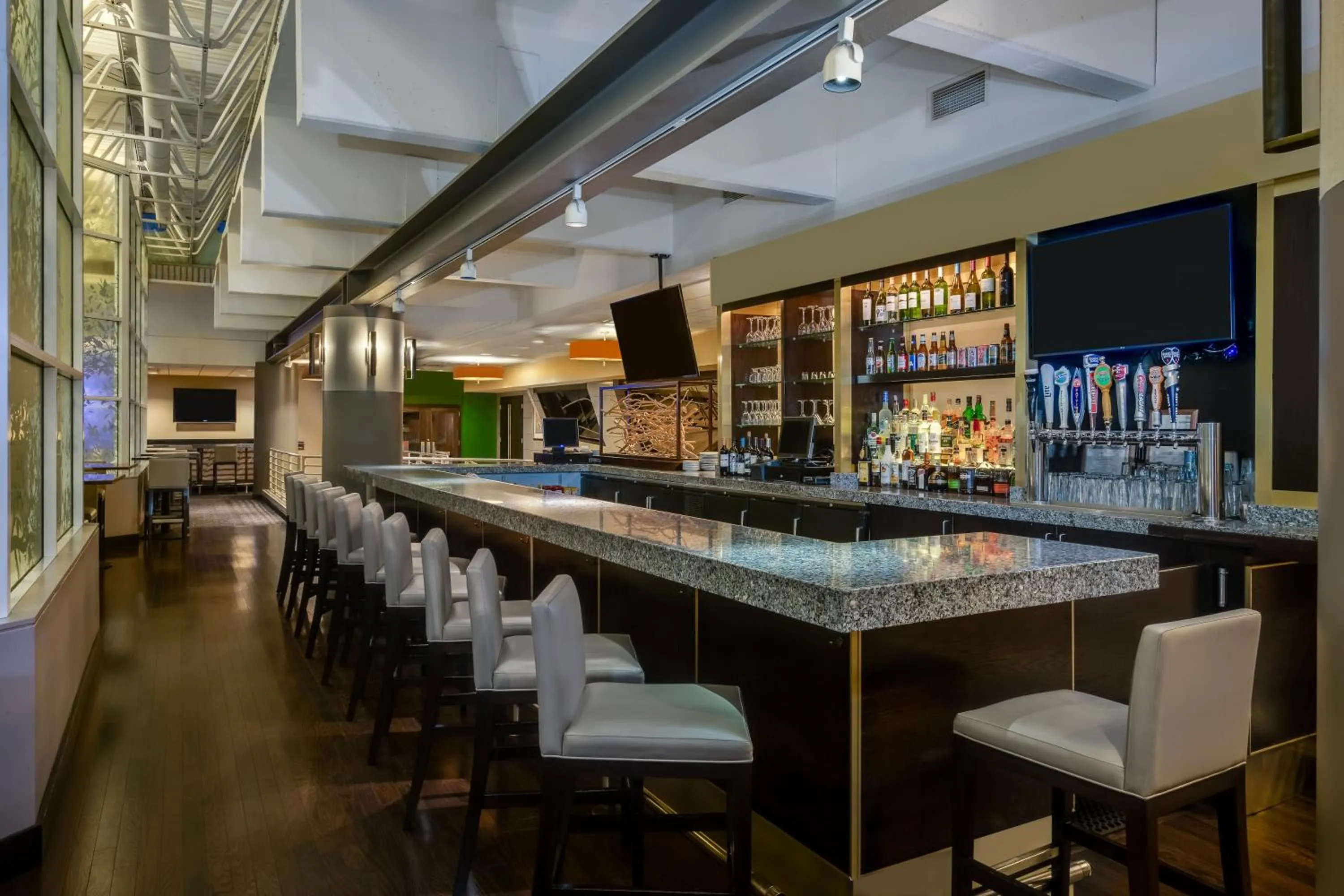 Restaurant/places to eat in Crowne Plaza Chicago O'Hare Hotel & Conference Center by IHG