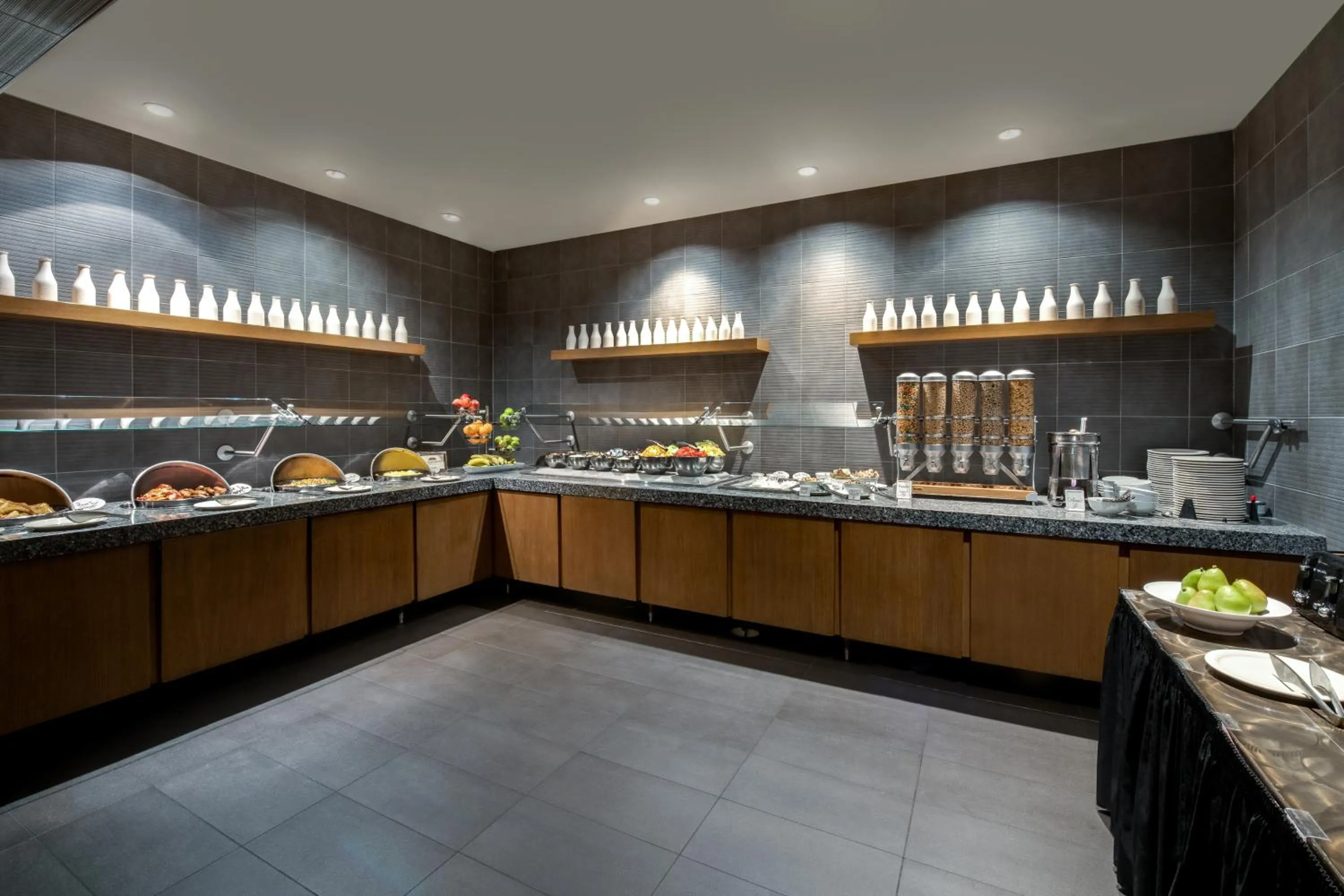 Restaurant/places to eat in Crowne Plaza Chicago O'Hare Hotel & Conference Center by IHG