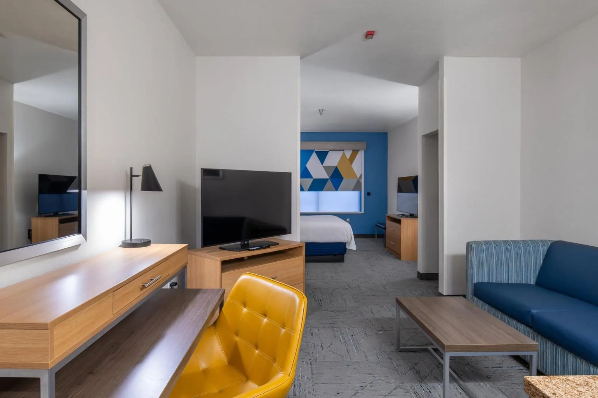 Photo of the whole room in Holiday Inn Express Hotel and Suites - Henderson by IHG