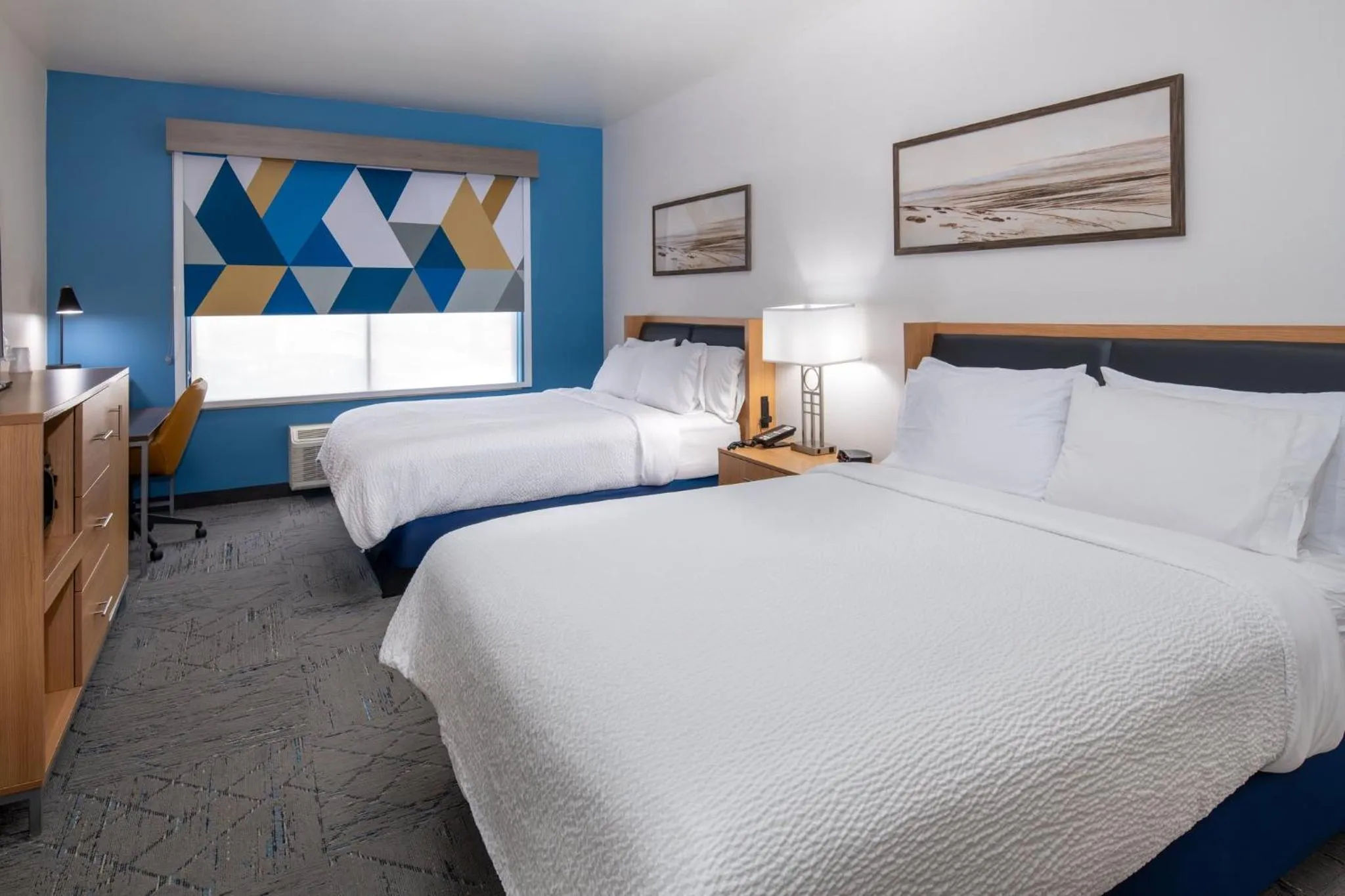Photo of the whole room, Bed in Holiday Inn Express Hotel and Suites - Henderson by IHG