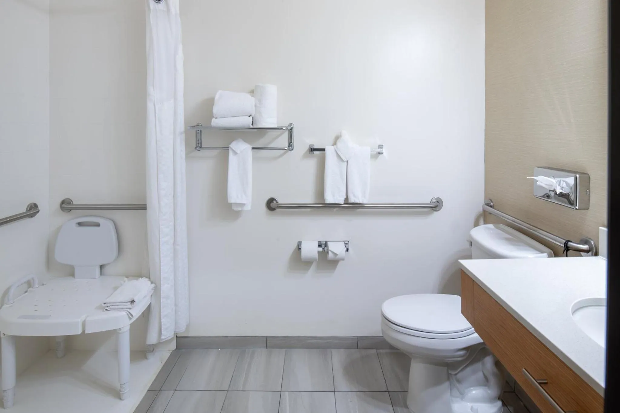 Bathroom in Holiday Inn Express Hotel and Suites - Henderson by IHG