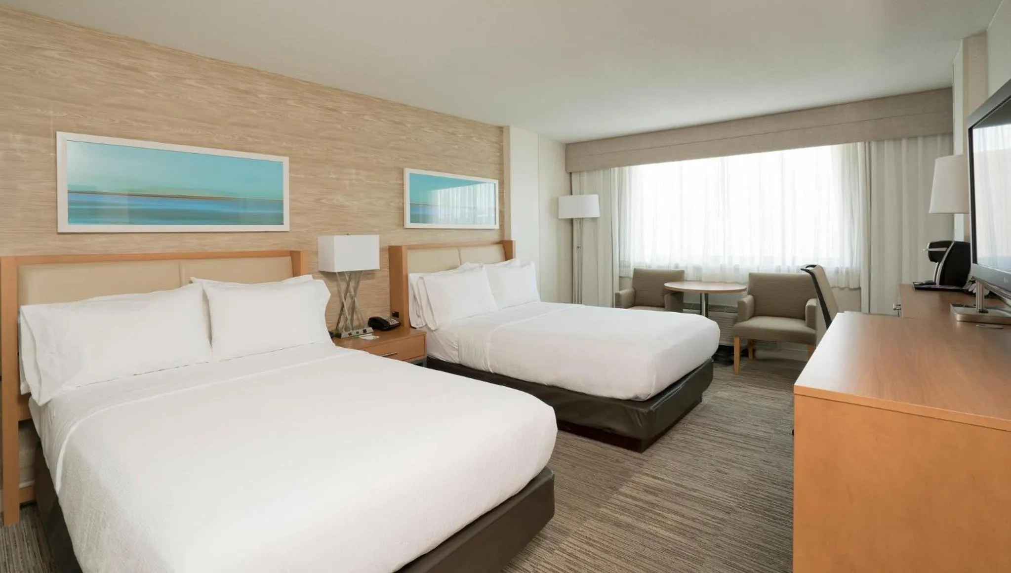 Photo of the whole room, Bed in Holiday Inn Washington-Central/White House by IHG