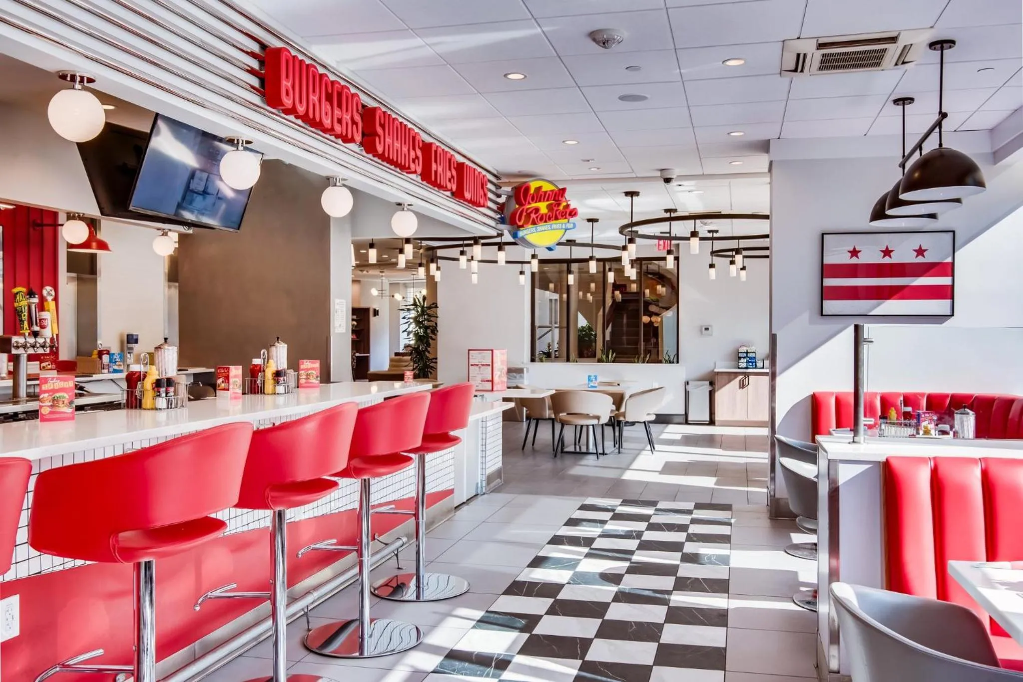 Restaurant/places to eat in Holiday Inn Washington-Central/White House by IHG