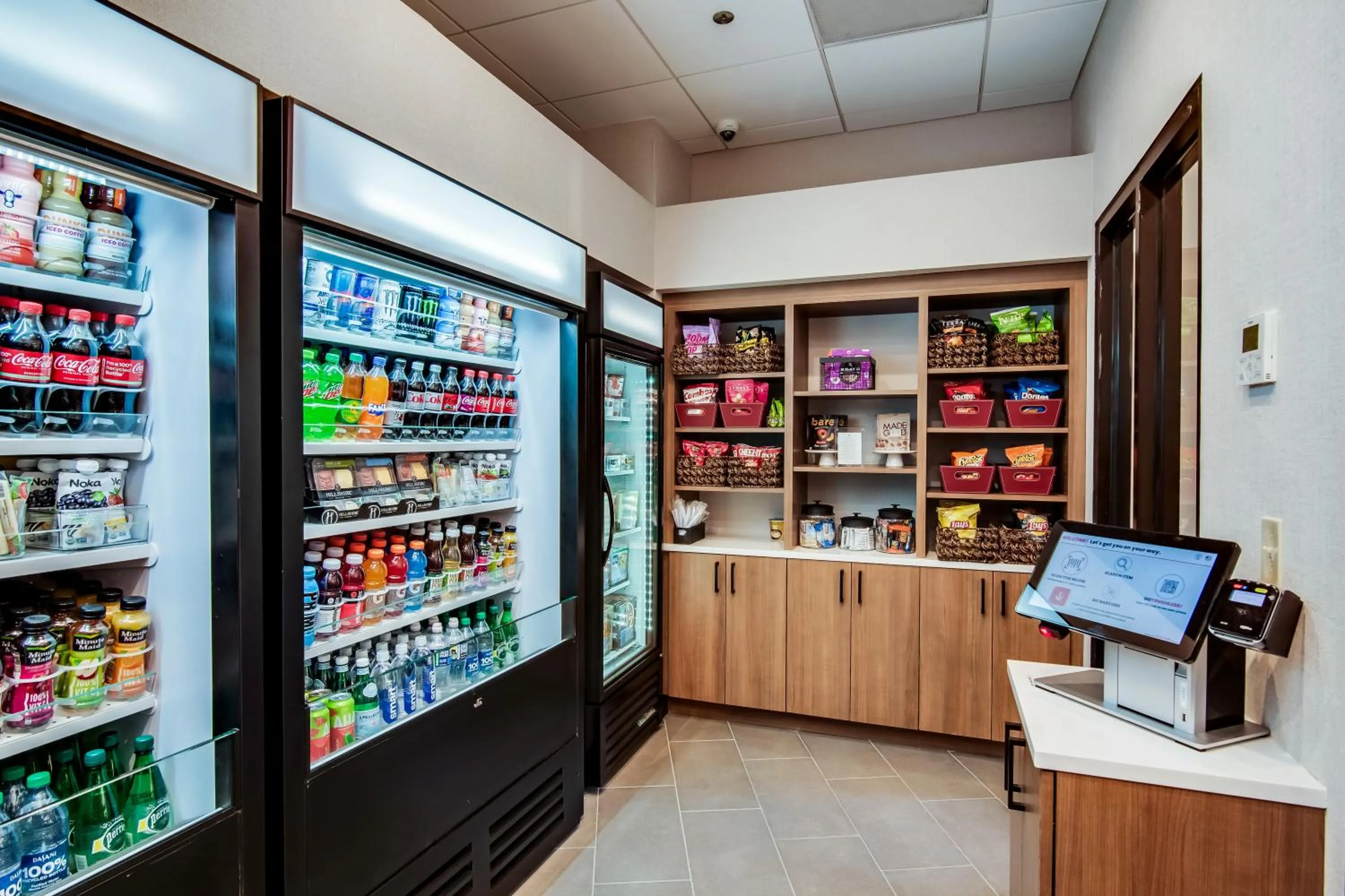 On-site shops in Holiday Inn Washington-Central/White House by IHG