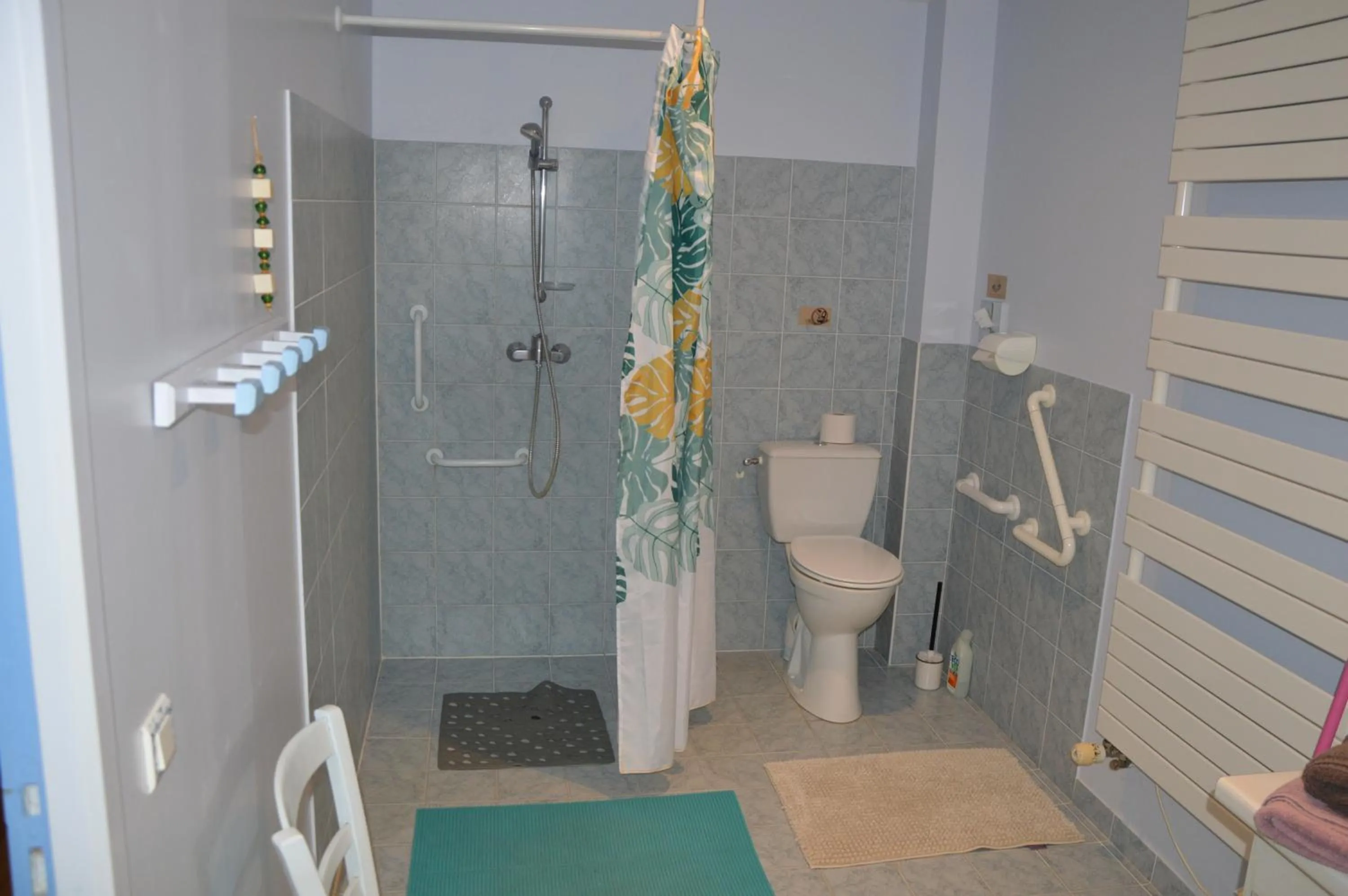 Property building in Les Deux Tours