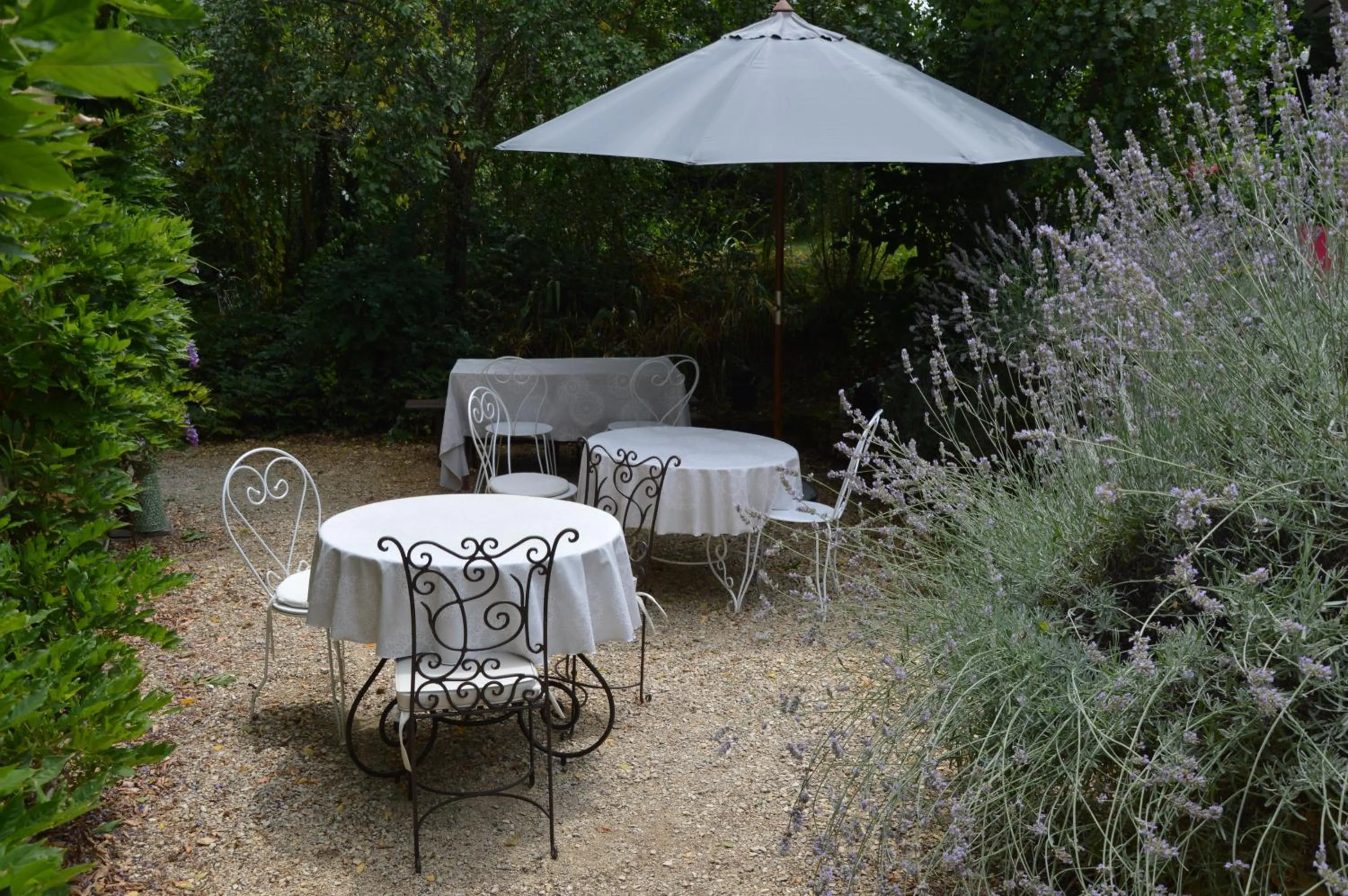 Patio in Les Deux Tours