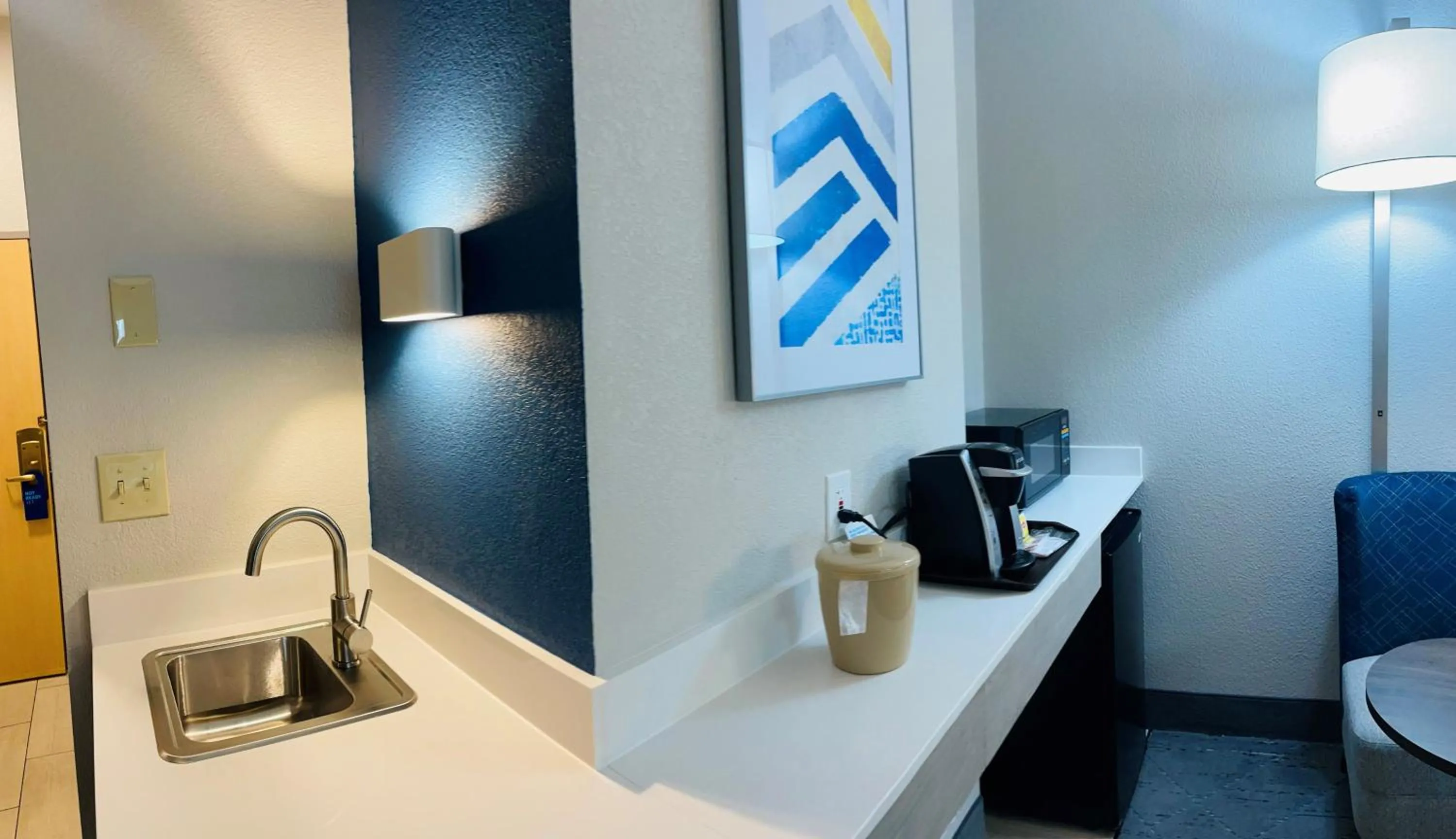 Coffee/tea facilities in Holiday Inn Express Berkeley by IHG