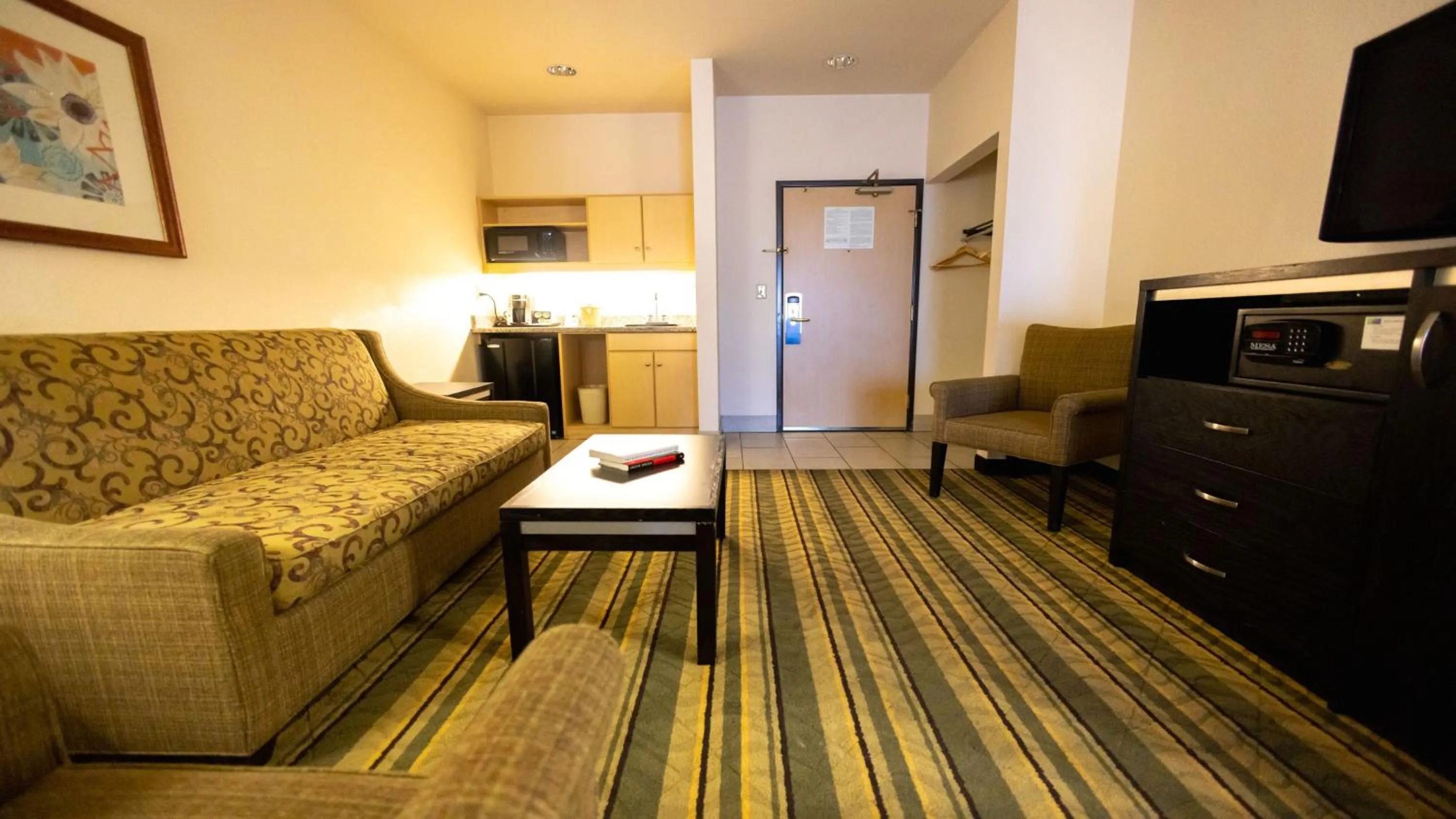 Photo of the whole room in Holiday Inn Express Berkeley by IHG
