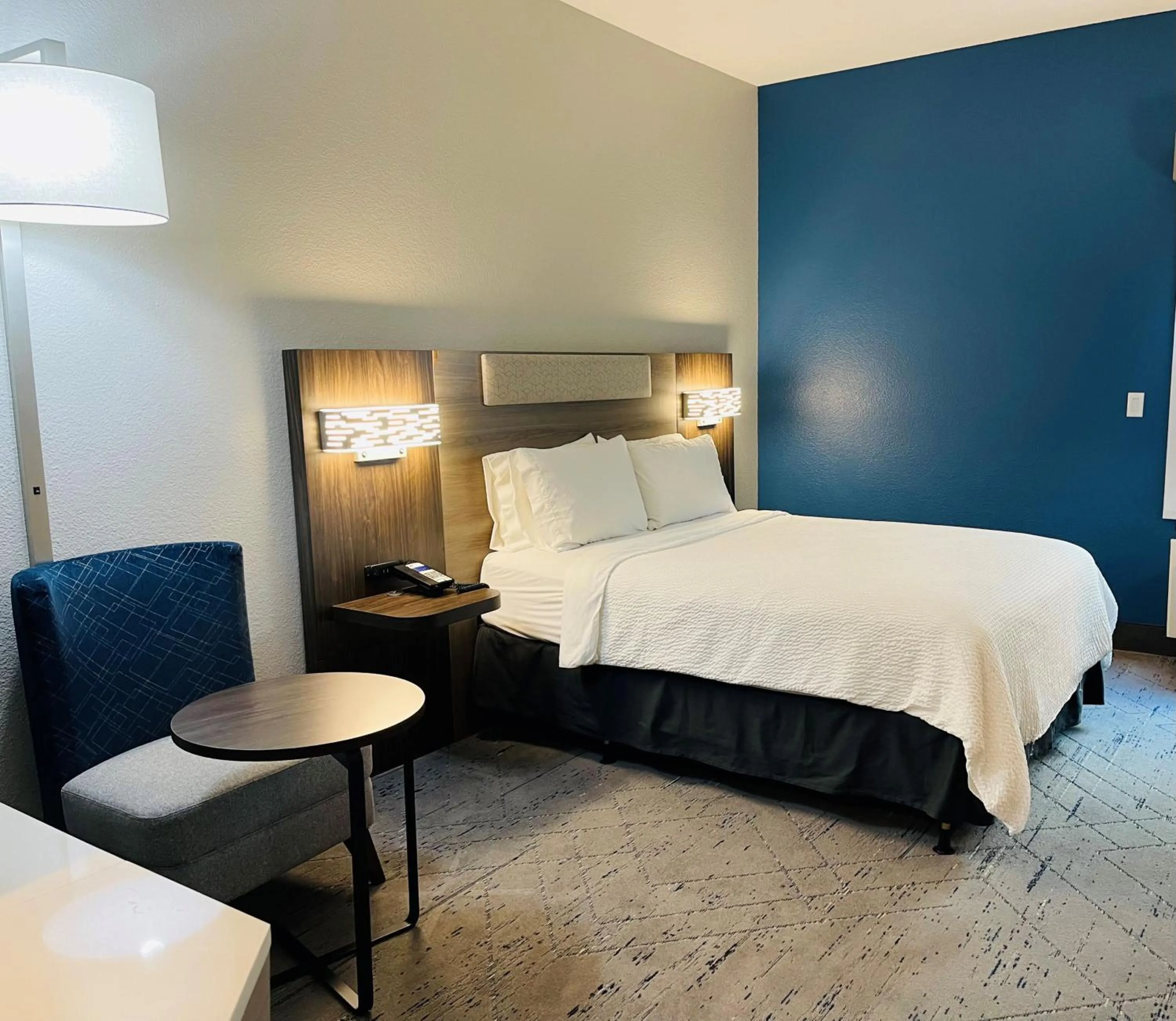 Bed in Holiday Inn Express Berkeley by IHG