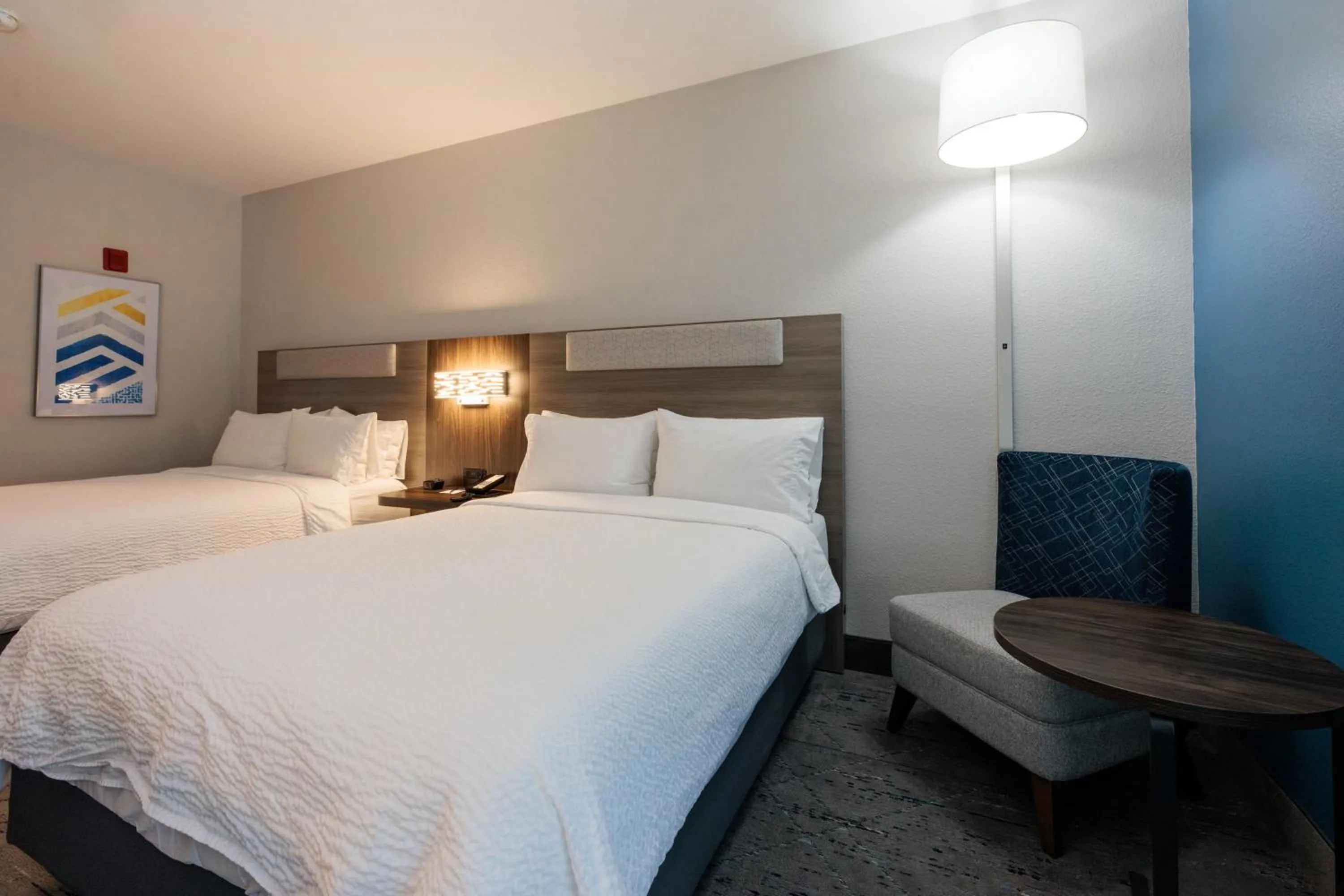 Photo of the whole room, Bed in Holiday Inn Express Berkeley by IHG