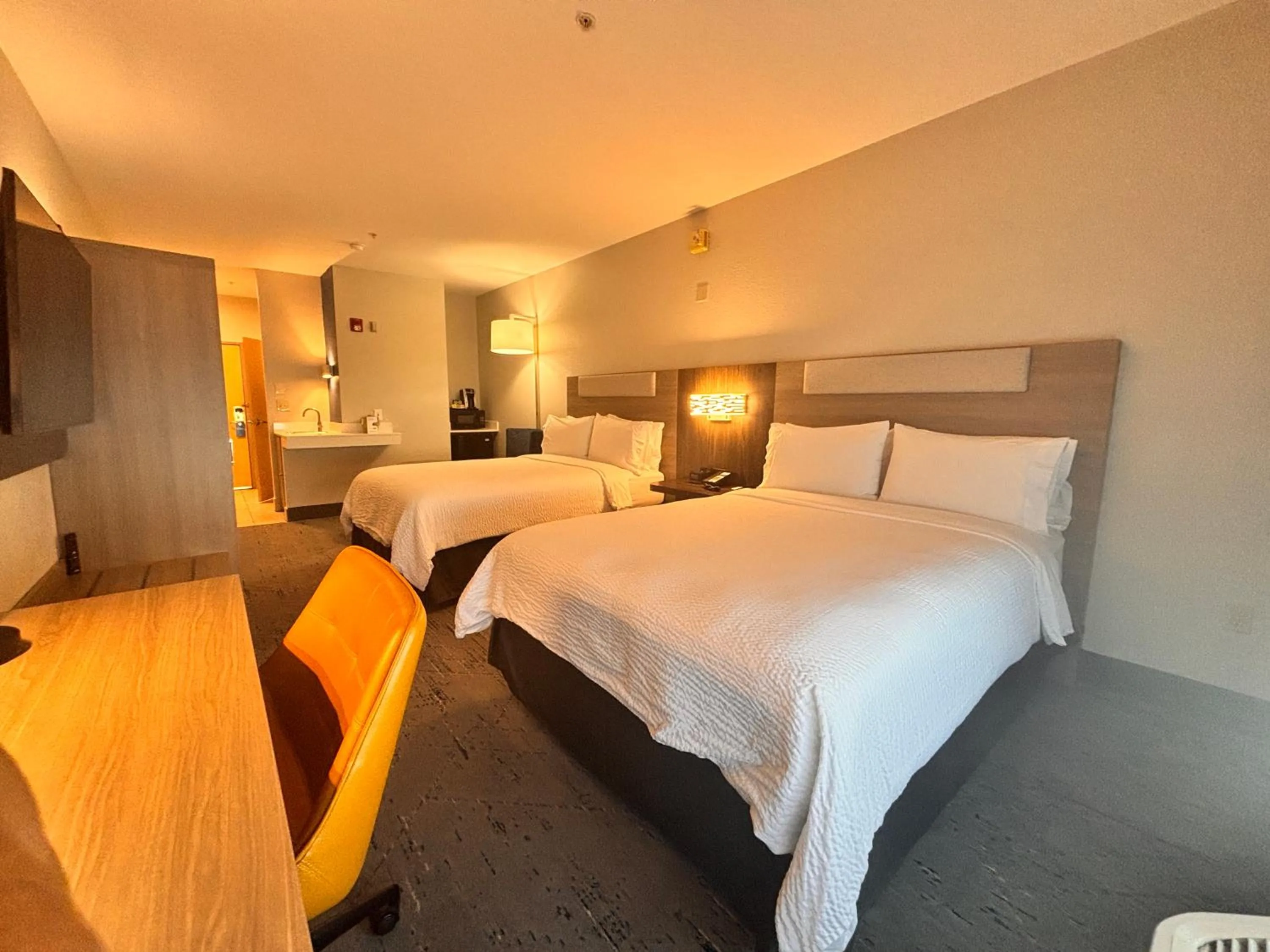 Bed in Holiday Inn Express Berkeley by IHG