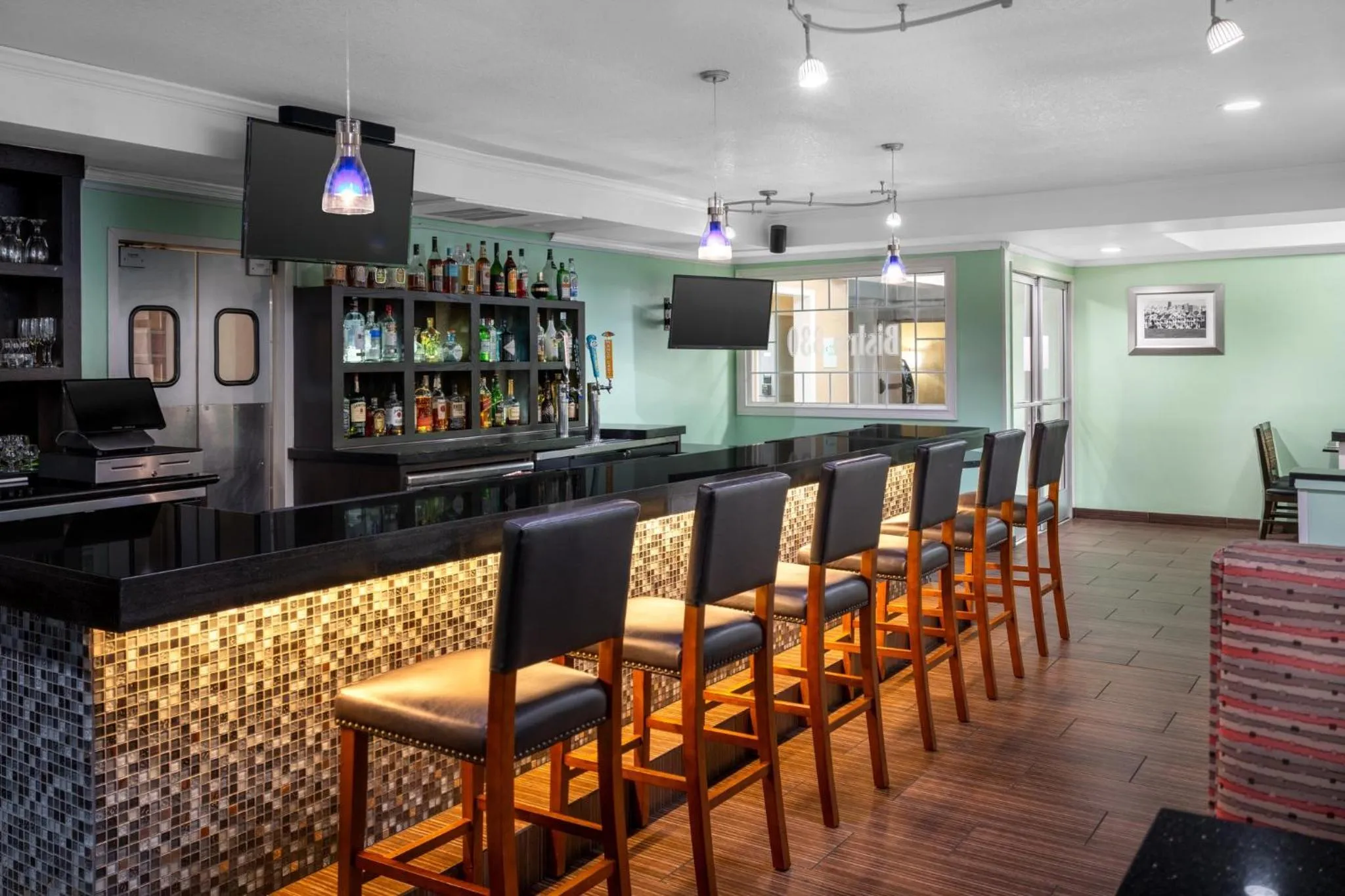 Restaurant/places to eat in Holiday Inn & Suites San Mateo - SFO by IHG