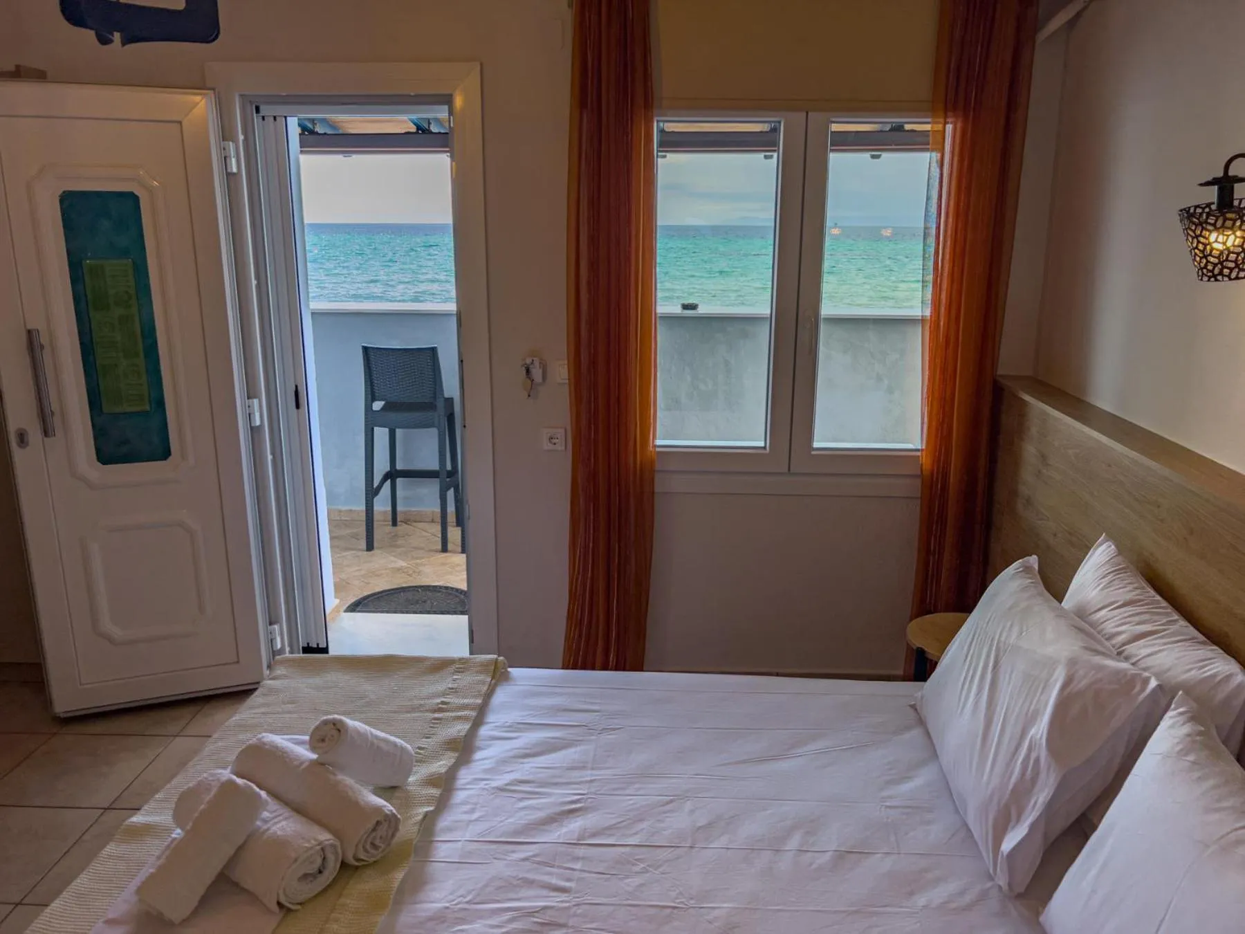 Photo of the whole room, Bed in Studios Plaka