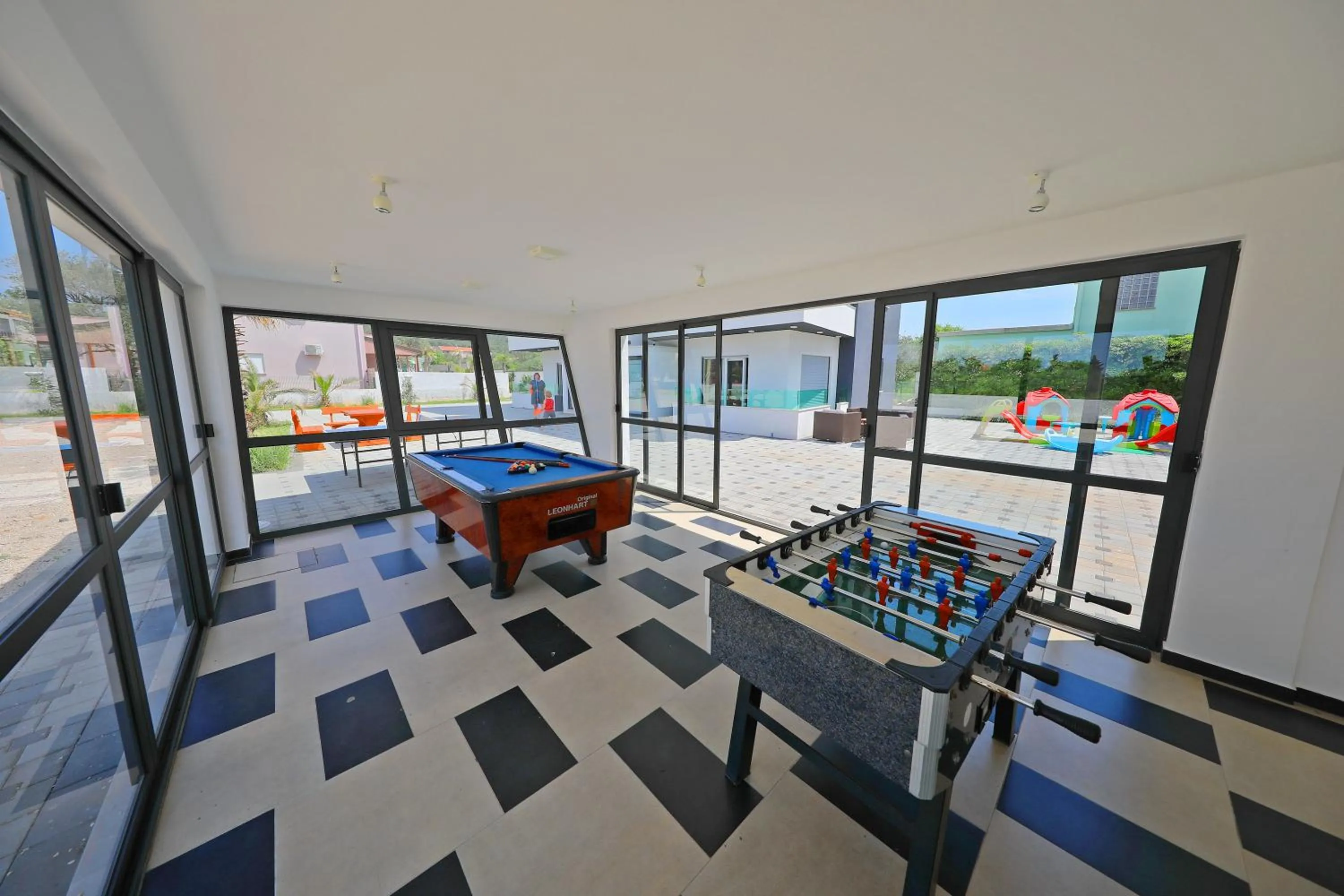 Billiard in Boutique Apartments Ad Astra