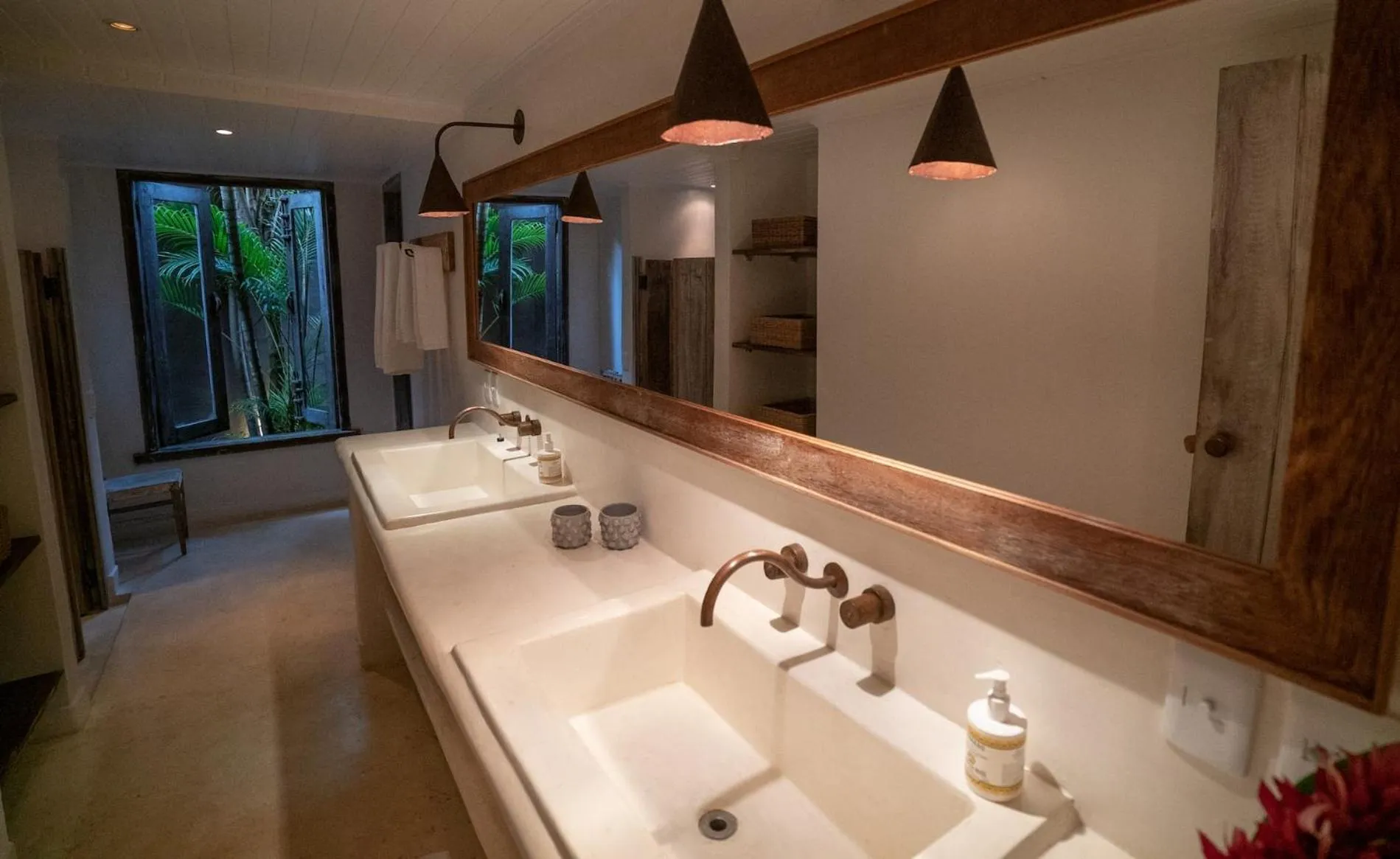 Shower in Casa Angatu