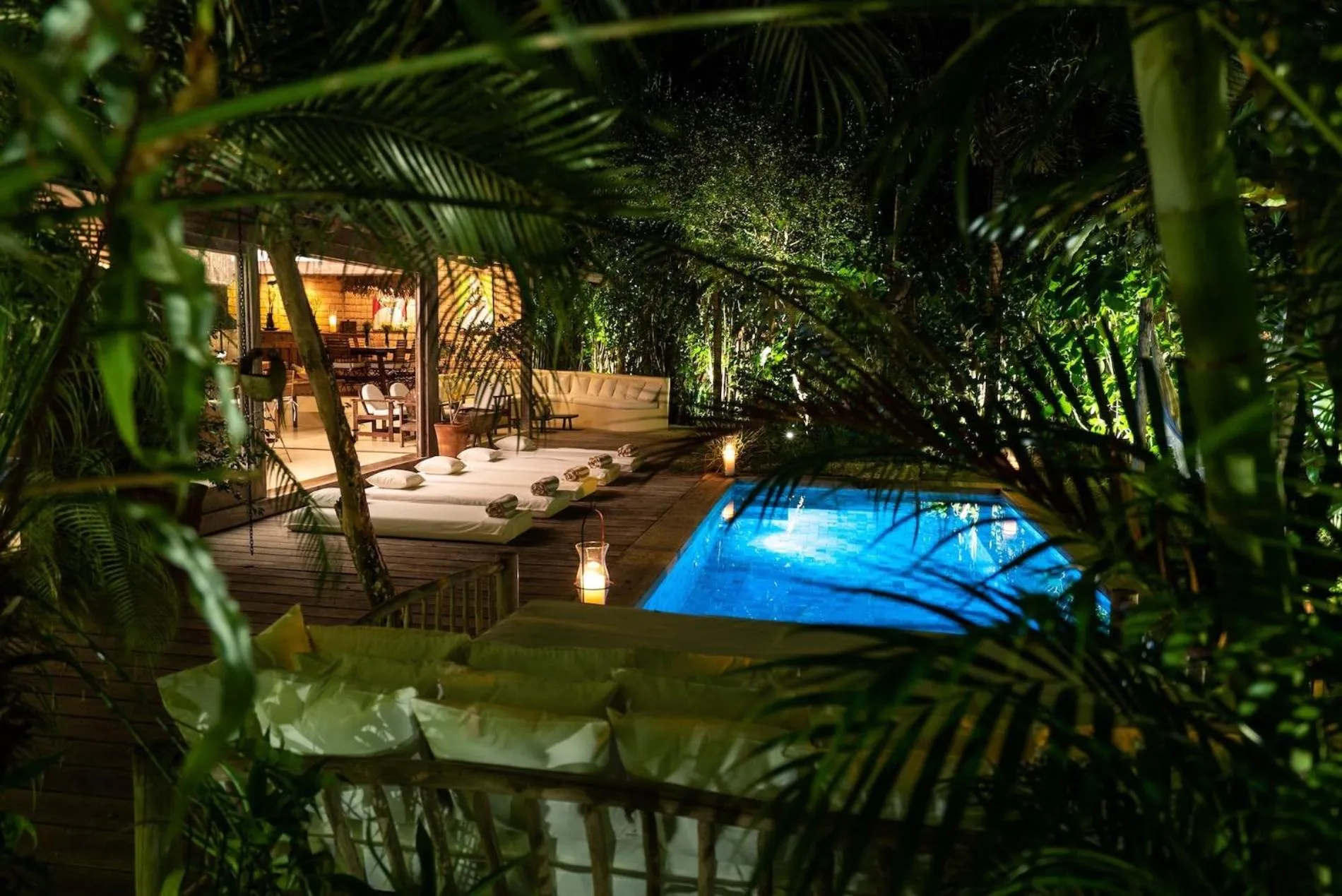 Night in Casa Angatu