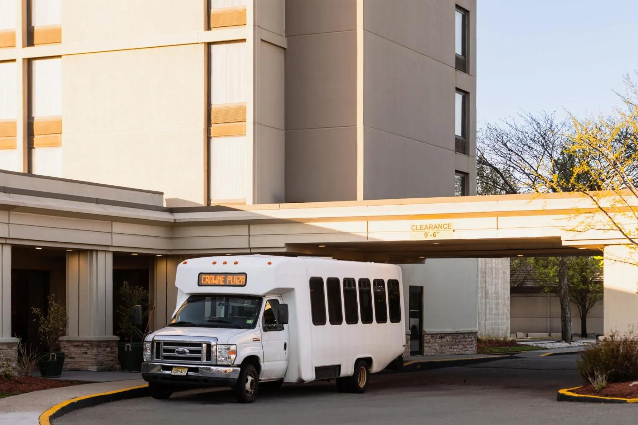 Lobby or reception in Crowne Plaza Newark Airport by IHG