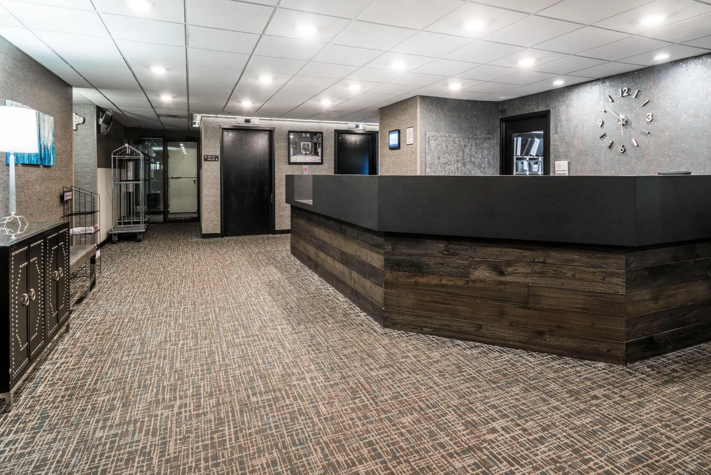 Lobby or reception in Days Hotel by Wyndham University Ave SE