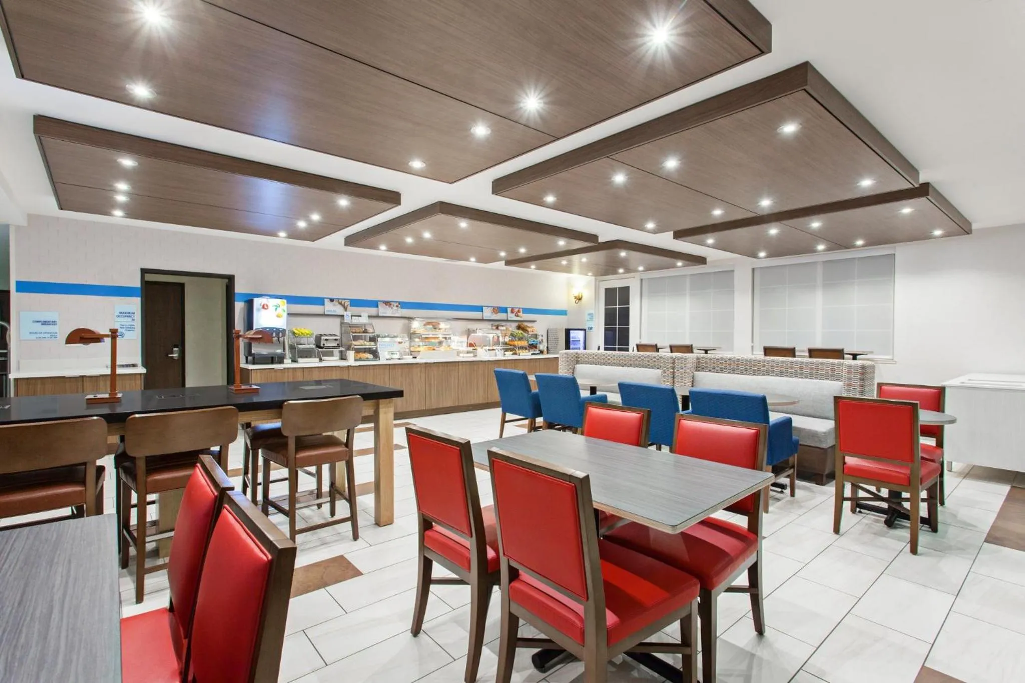 Breakfast in Holiday Inn Express & Suites Oakland - Airport by IHG