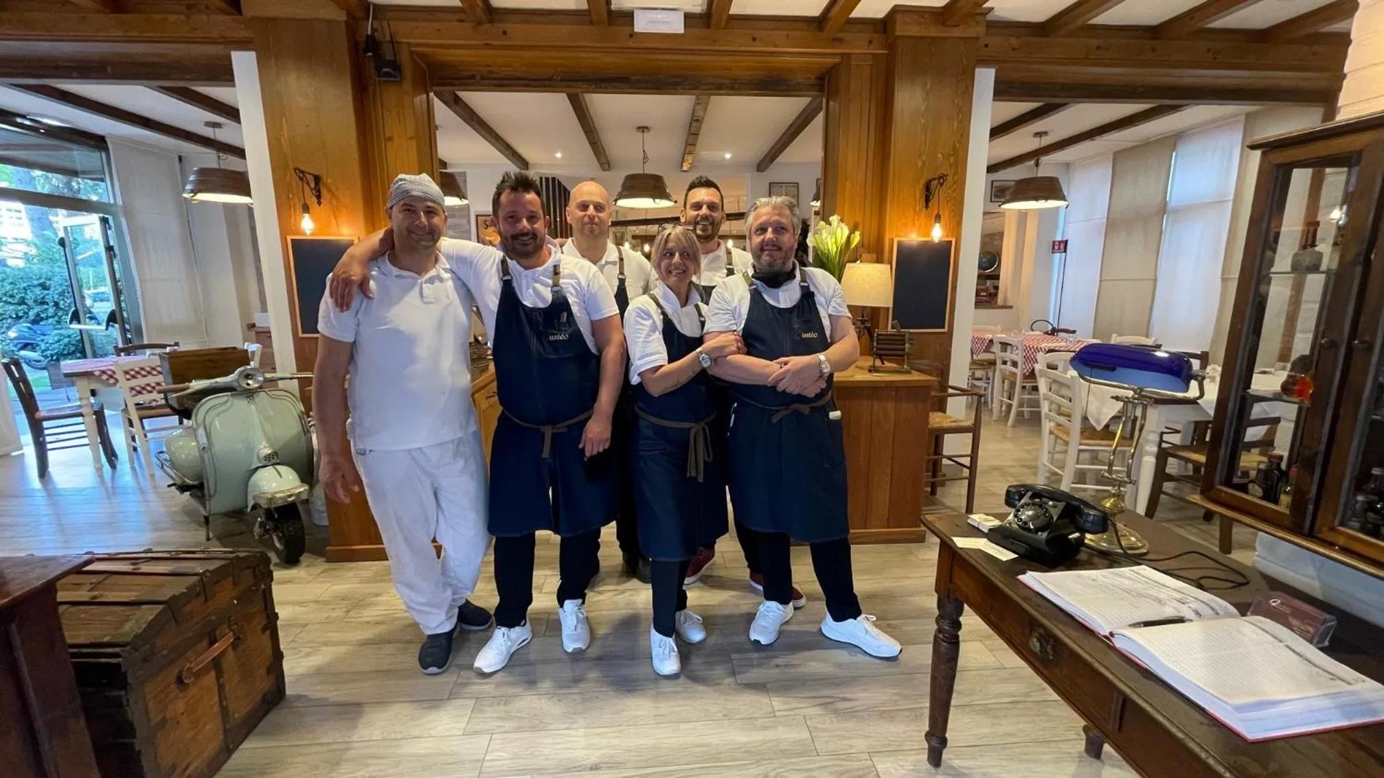 Restaurant/places to eat in Hotel Cristina