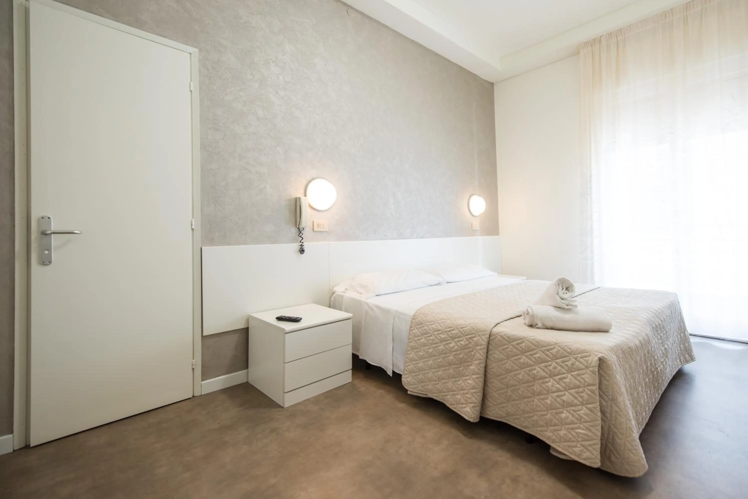 Photo of the whole room in Hotel Cristina