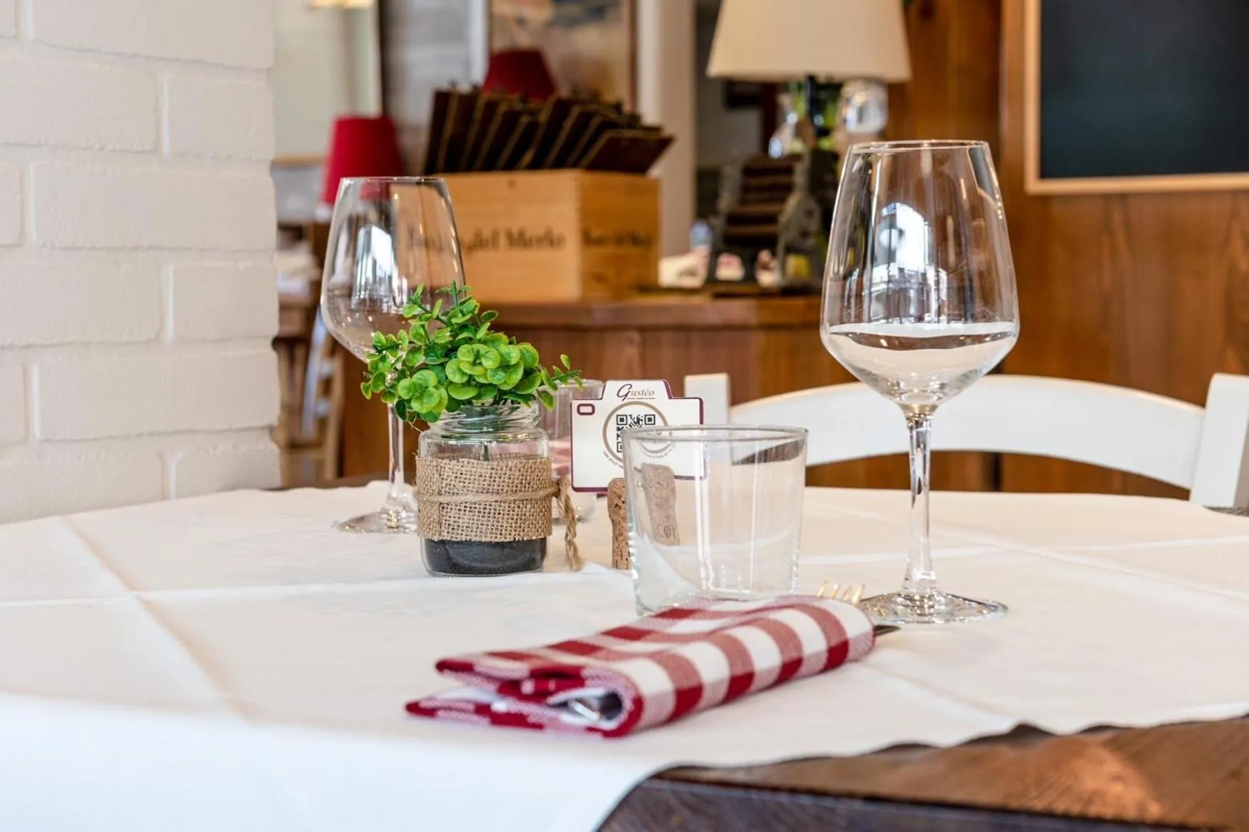 Restaurant/places to eat in Hotel Cristina