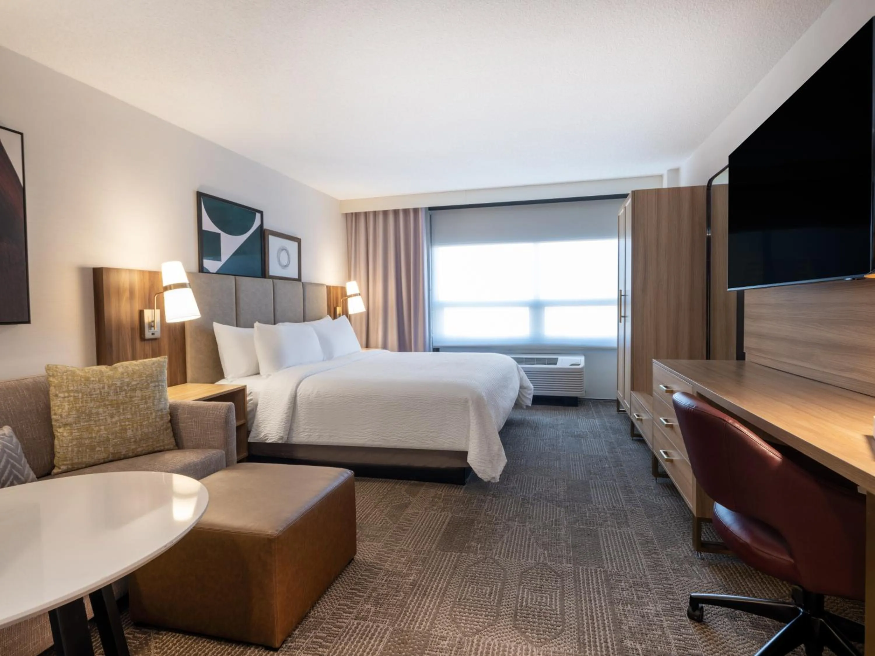 Bedroom, Bed in Staybridge Suites Chicago O'Hare - Rosemont by IHG