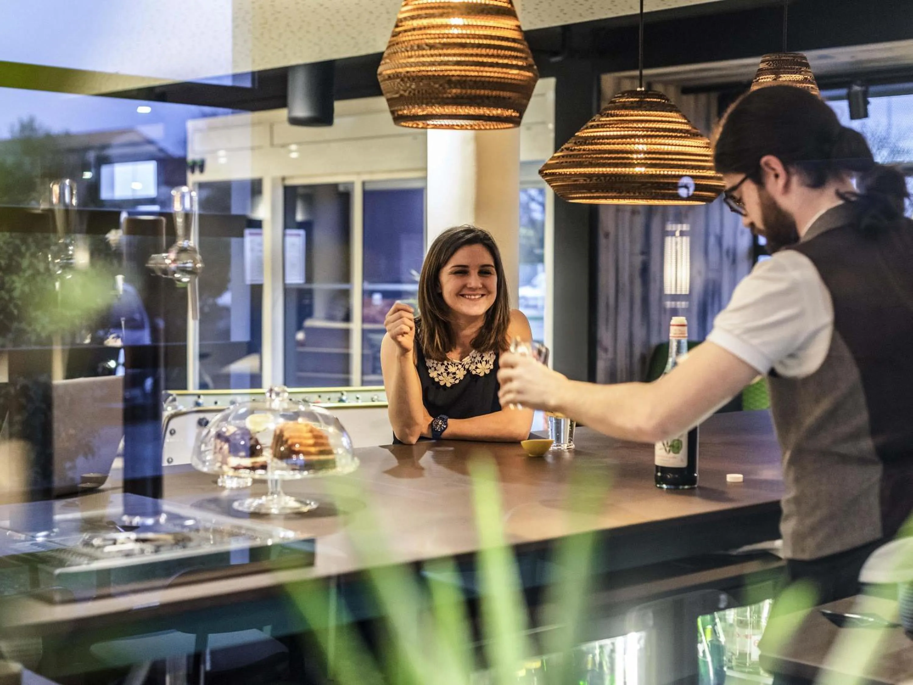 Lounge or bar in ibis Styles Lyon Meyzieu Arena Stadium