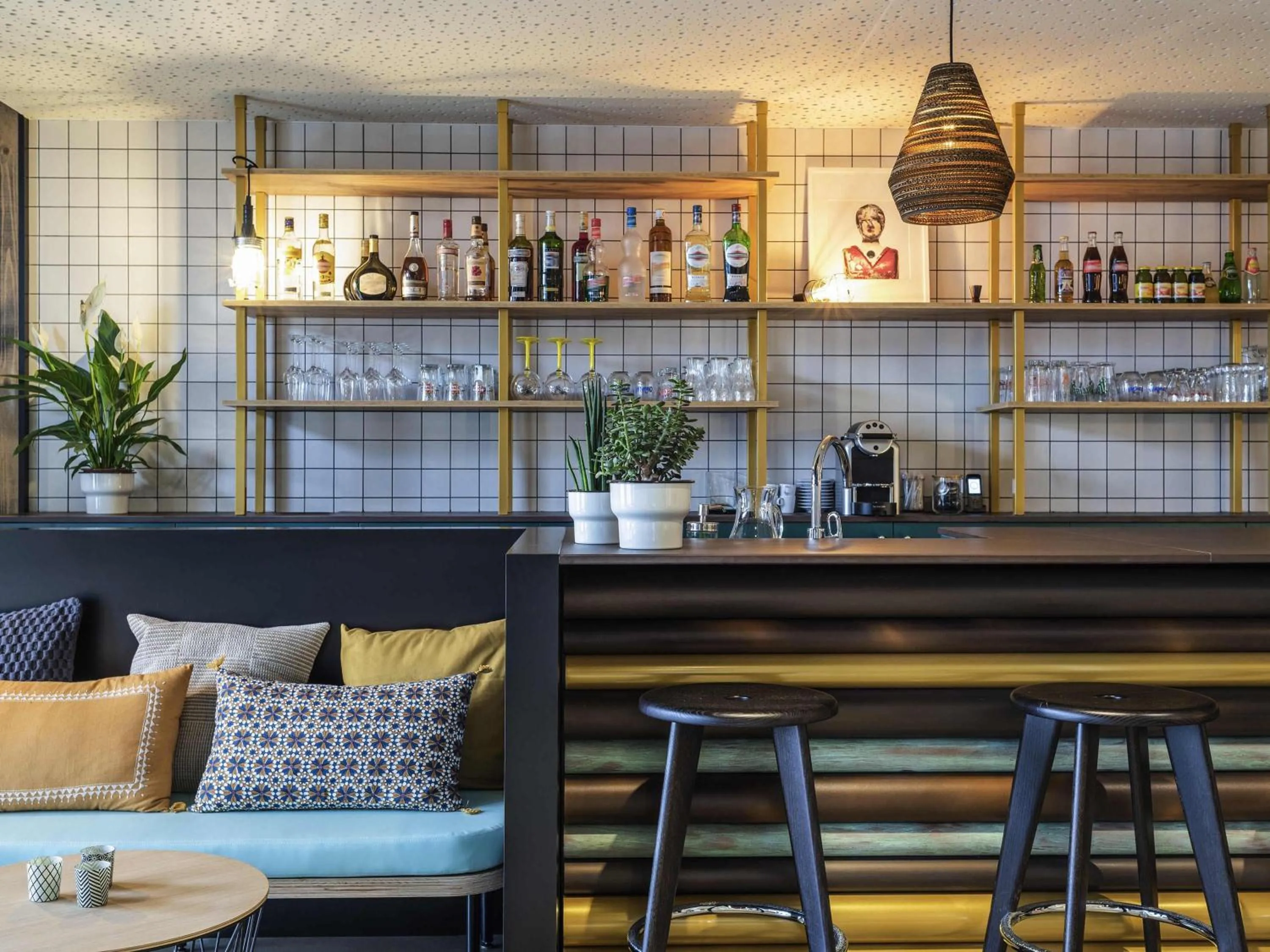 Lounge or bar in ibis Styles Lyon Meyzieu Arena Stadium