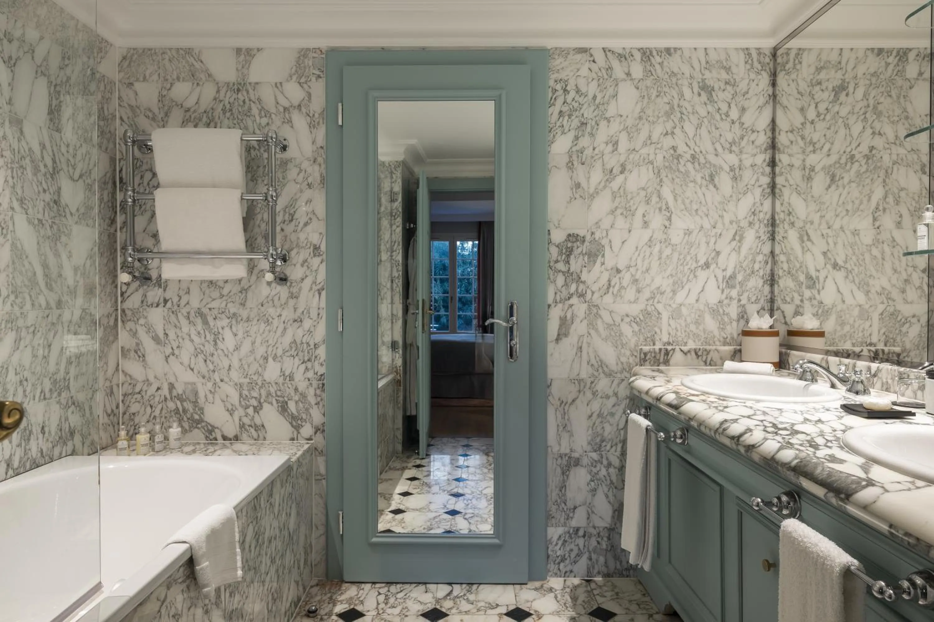 Bathroom in Althoff Hotel Villa Belrose