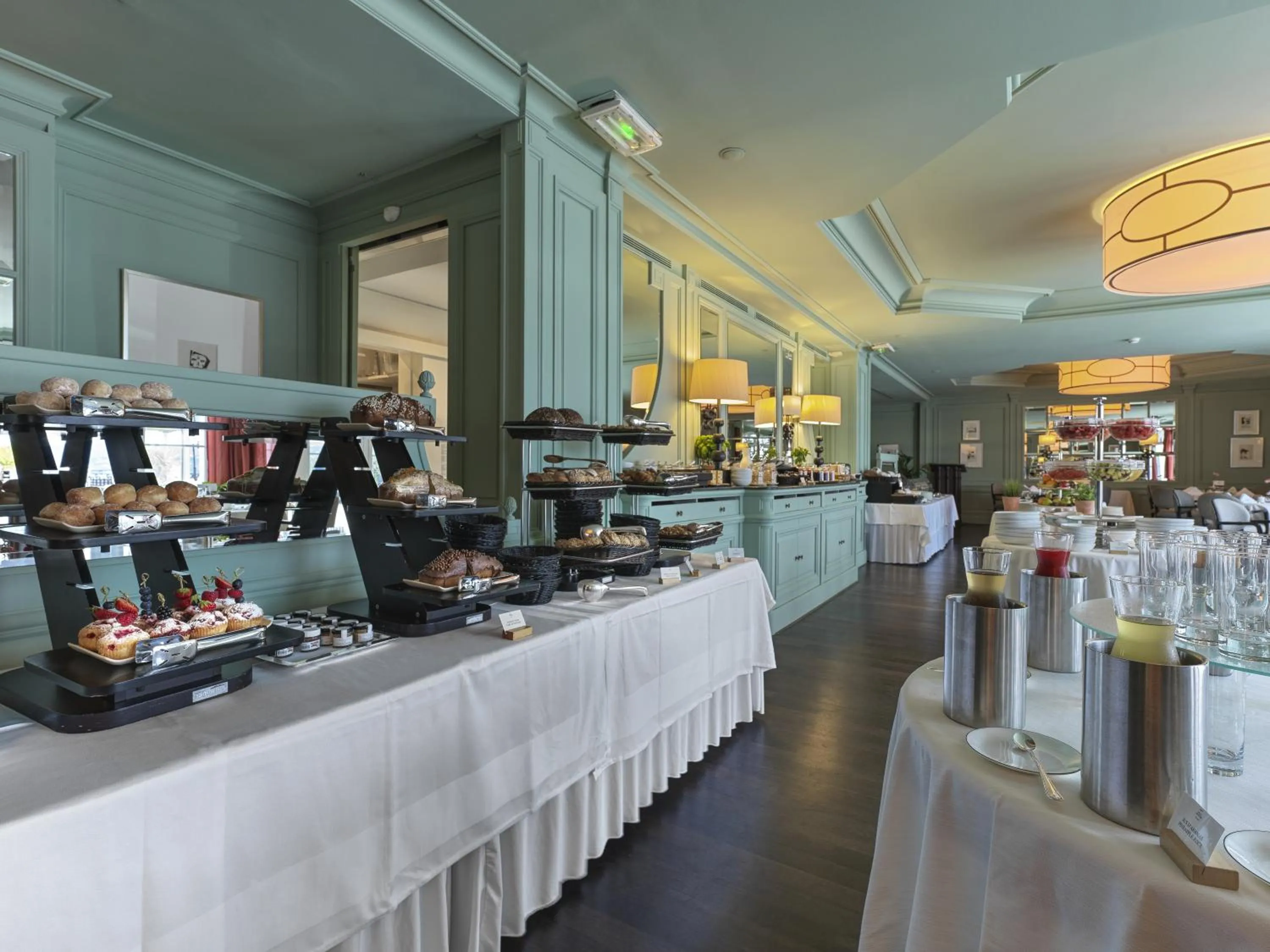 Buffet breakfast in Althoff Hotel Villa Belrose