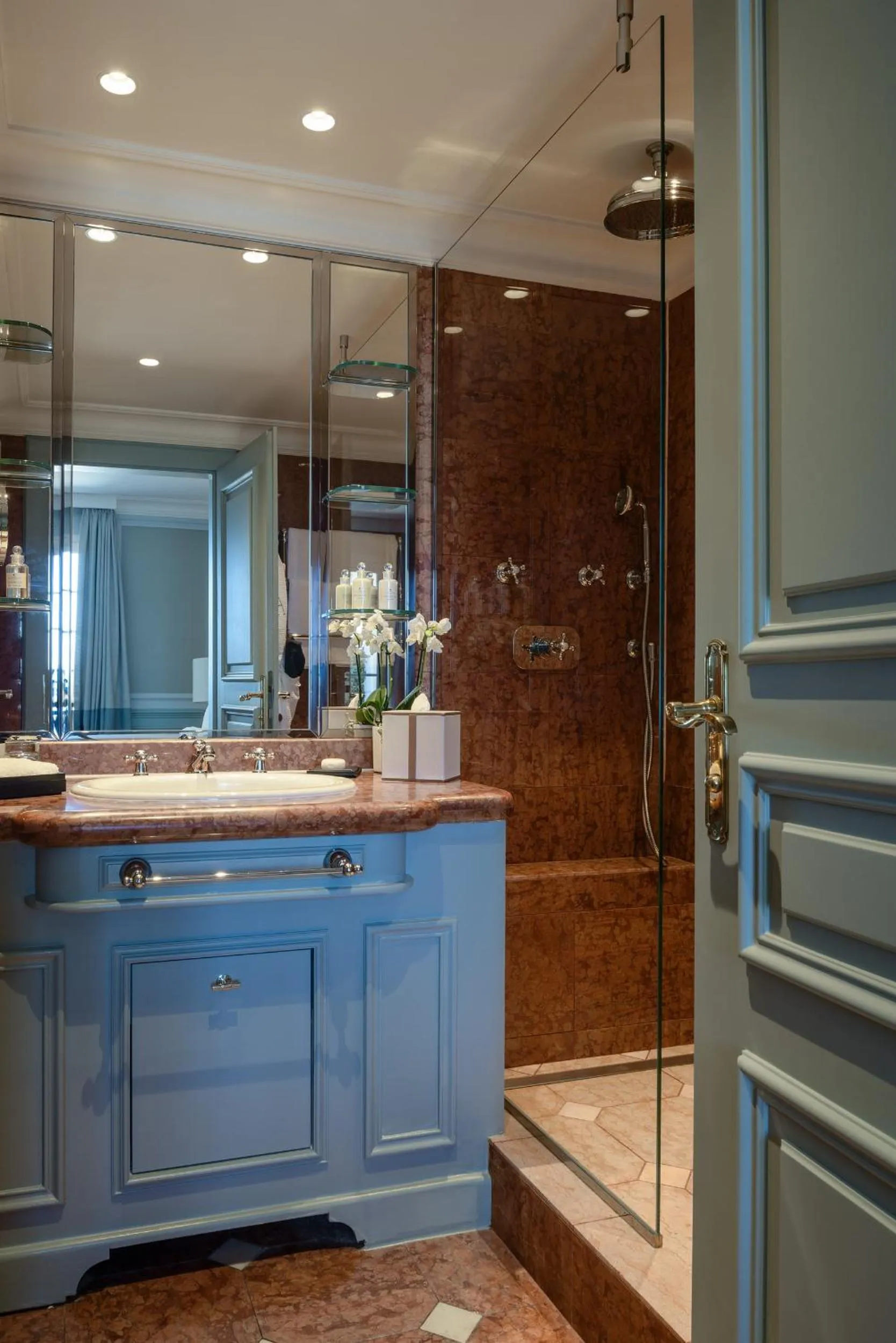 Bathroom in Althoff Hotel Villa Belrose