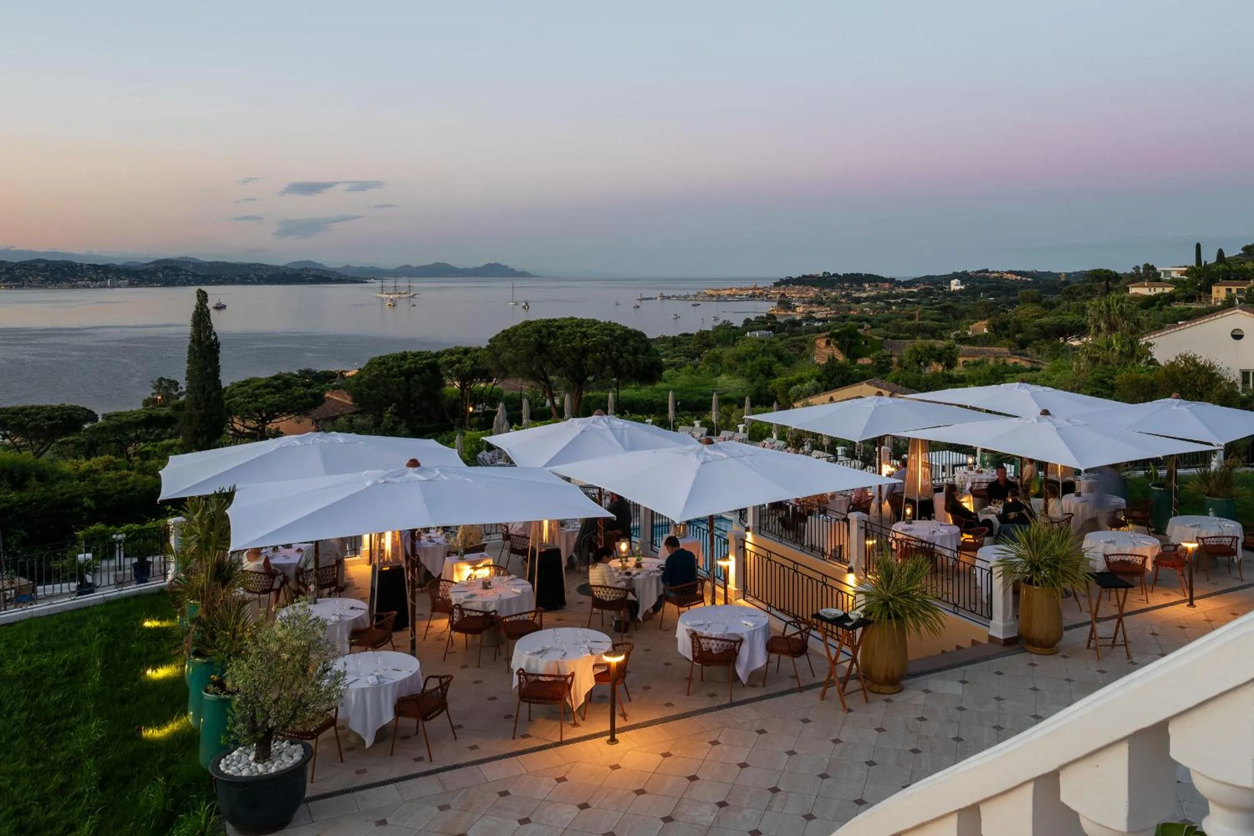 Restaurant/places to eat in Althoff Hotel Villa Belrose