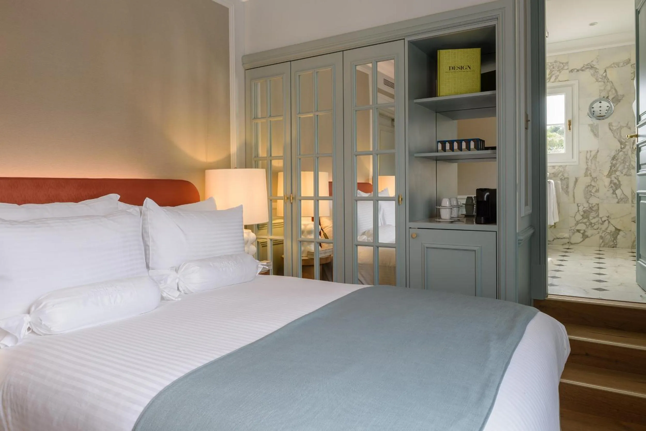 Bedroom, Bed in Althoff Hotel Villa Belrose