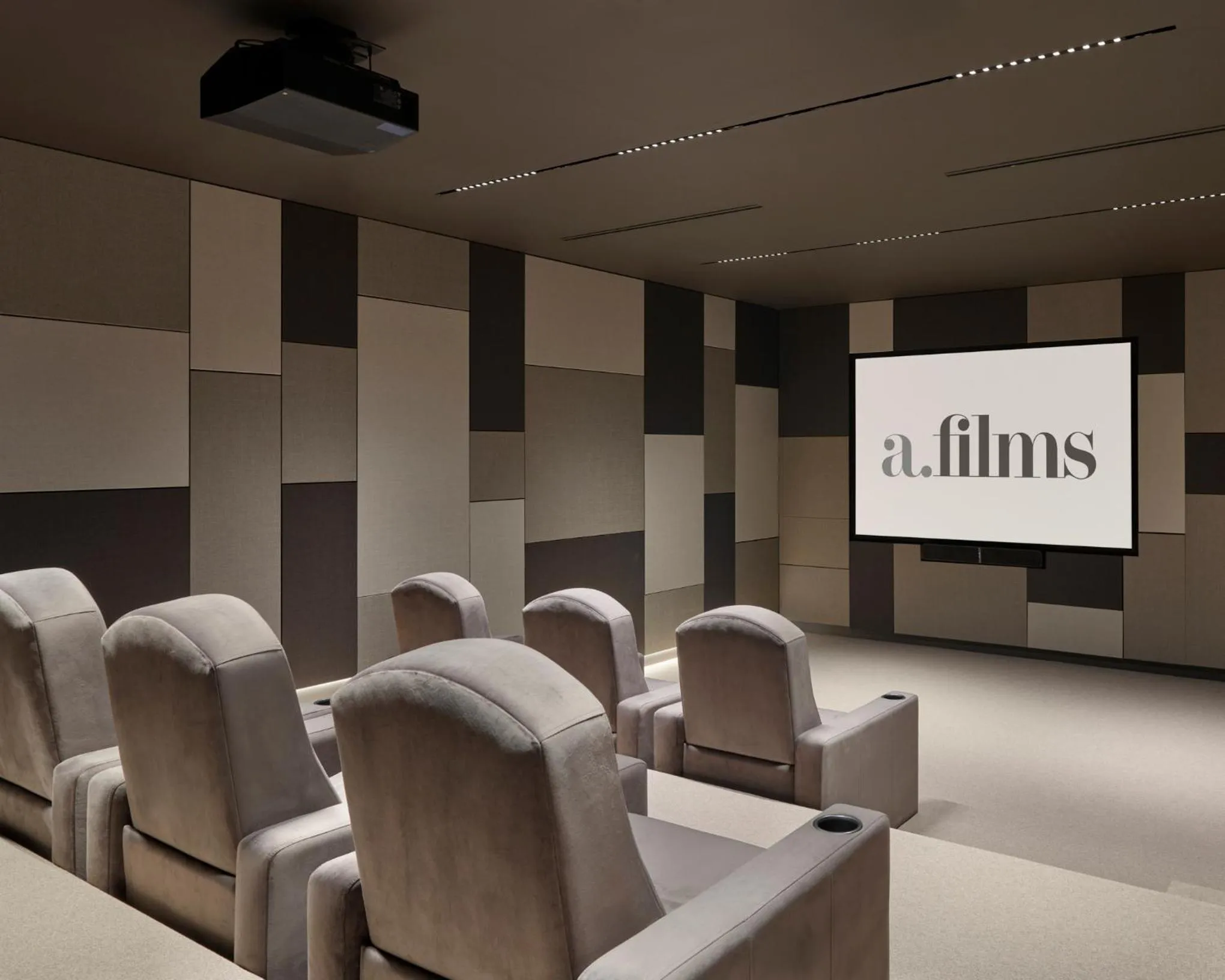 TV and multimedia in Hotel AKA Alexandria