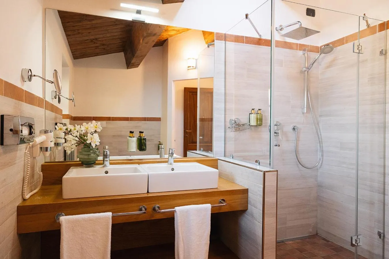 Shower in Terra Antica - Resort, Winery & SPA