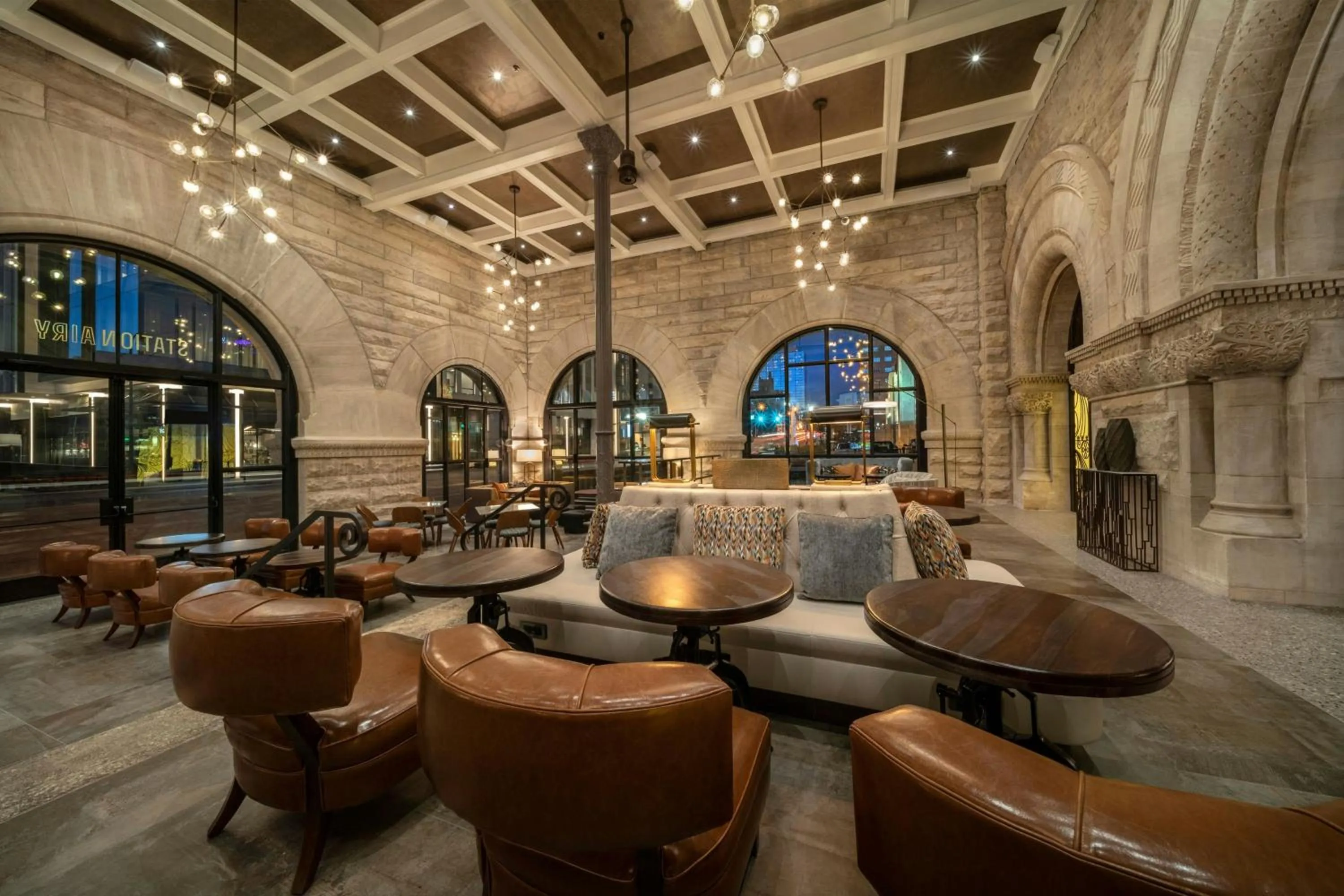 Restaurant/places to eat in The Union Station Nashville Yards, Autograph Collection