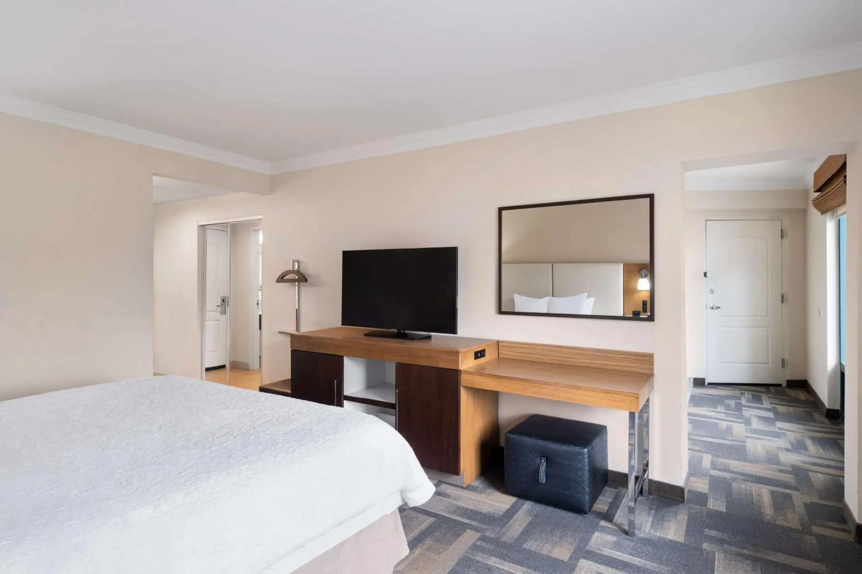 Executive King Suite - Non-Smoking in Hampton Inn Charleston North Executive King Suite - Non-Smoking in Hampton Inn Charleston North