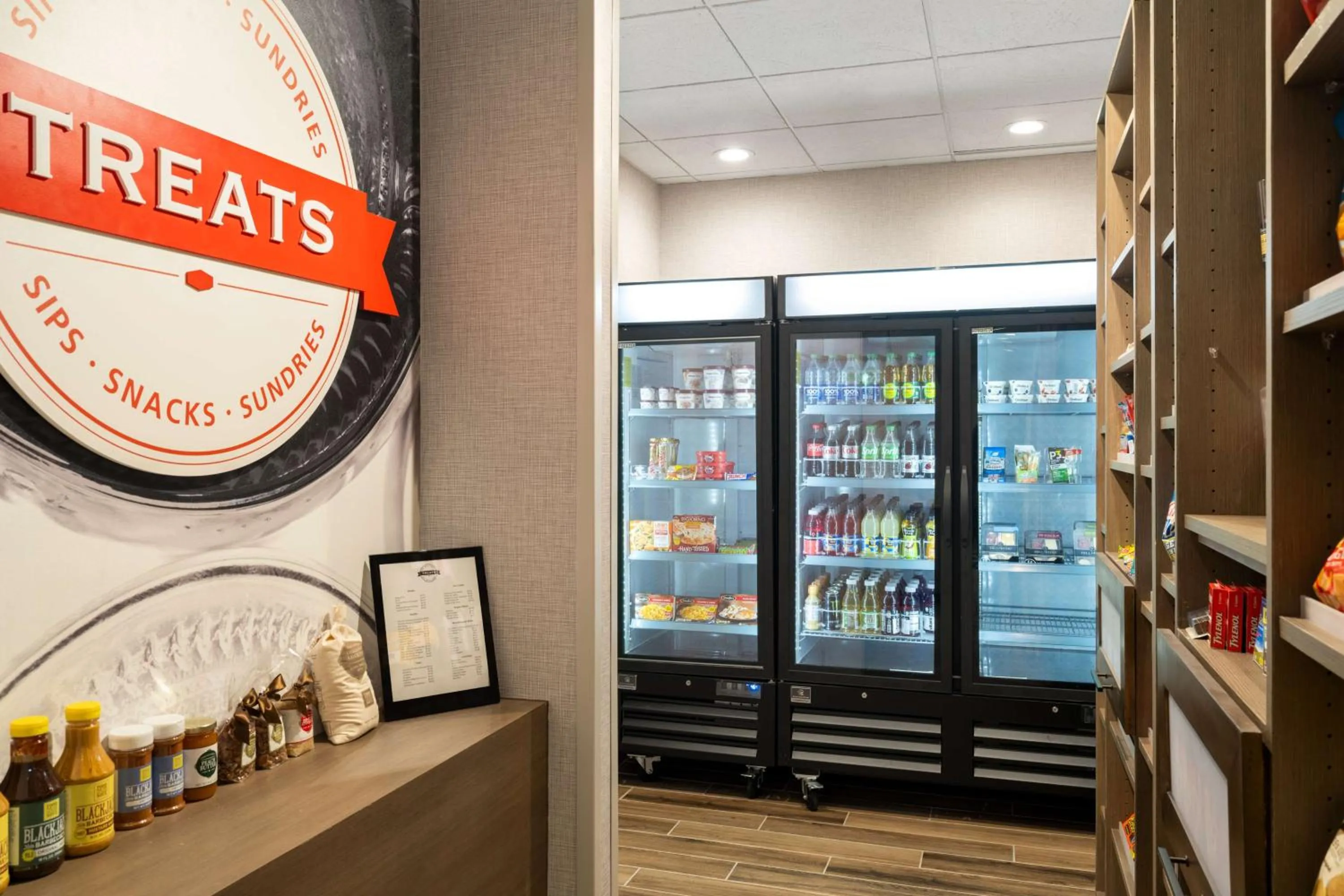 Restaurant/places to eat in Hampton Inn Charleston North