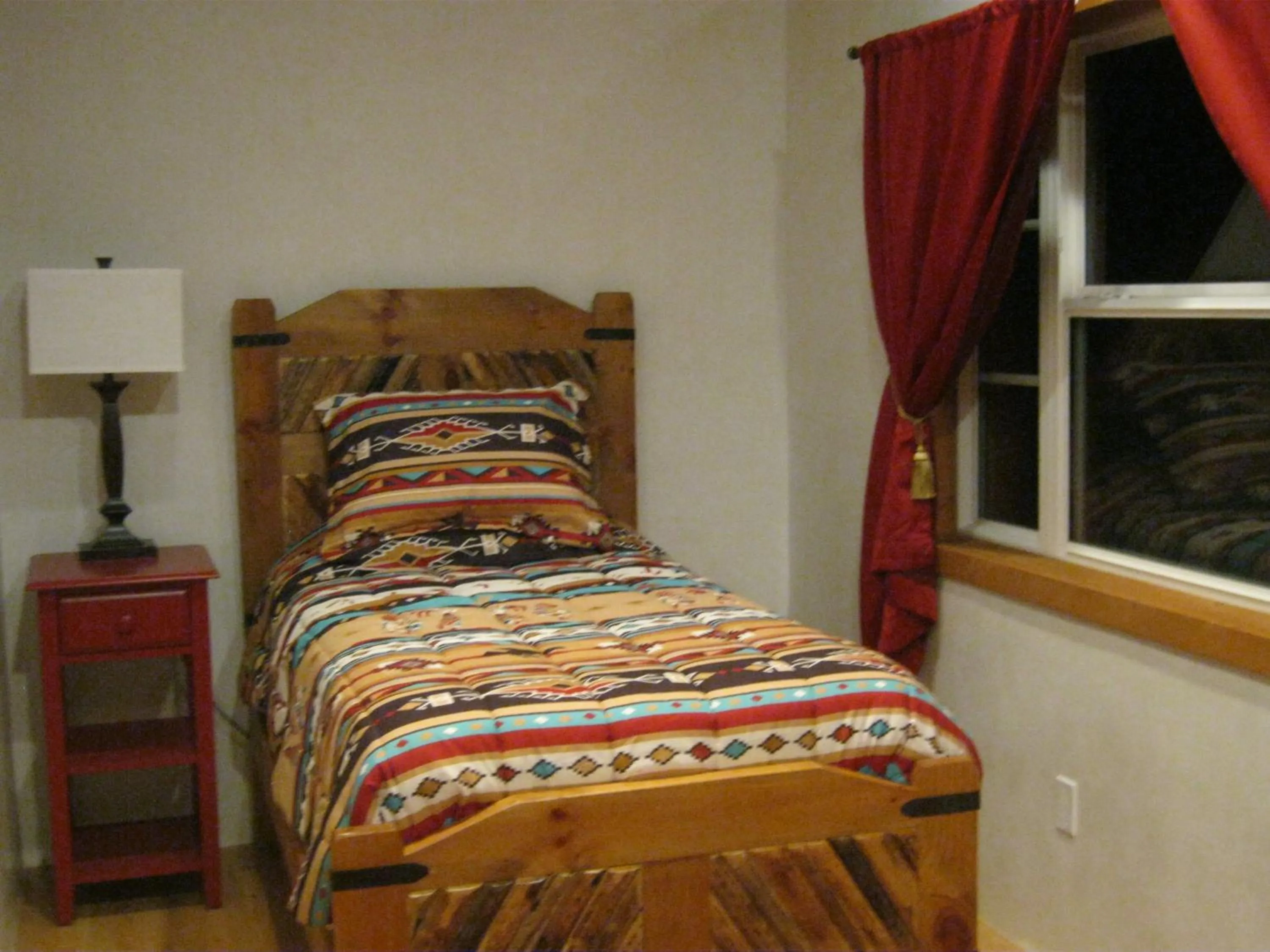 Bedroom, Bed in Shady Brook Inn Village/Resort