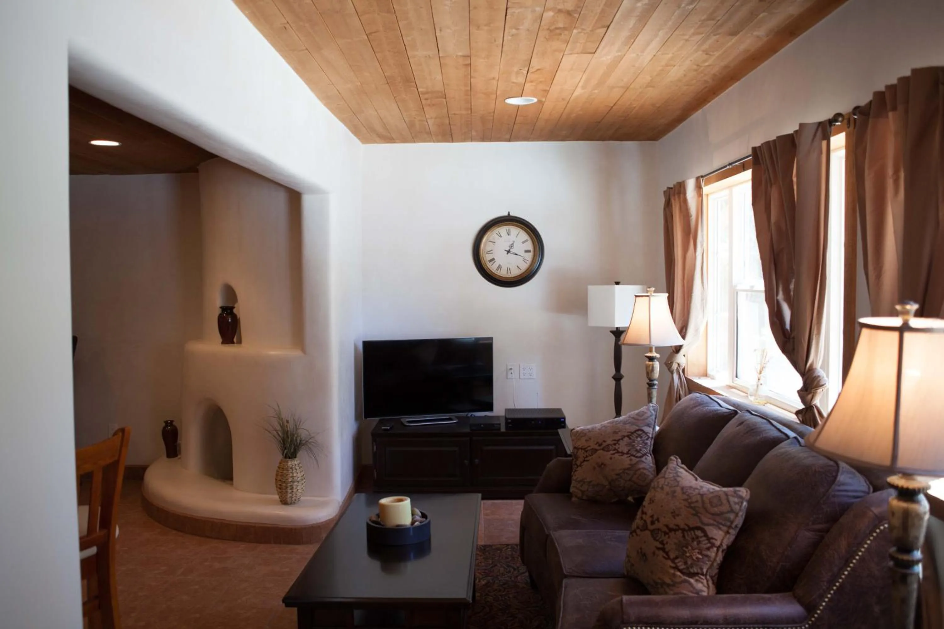 Living room in Shady Brook Inn Village/Resort