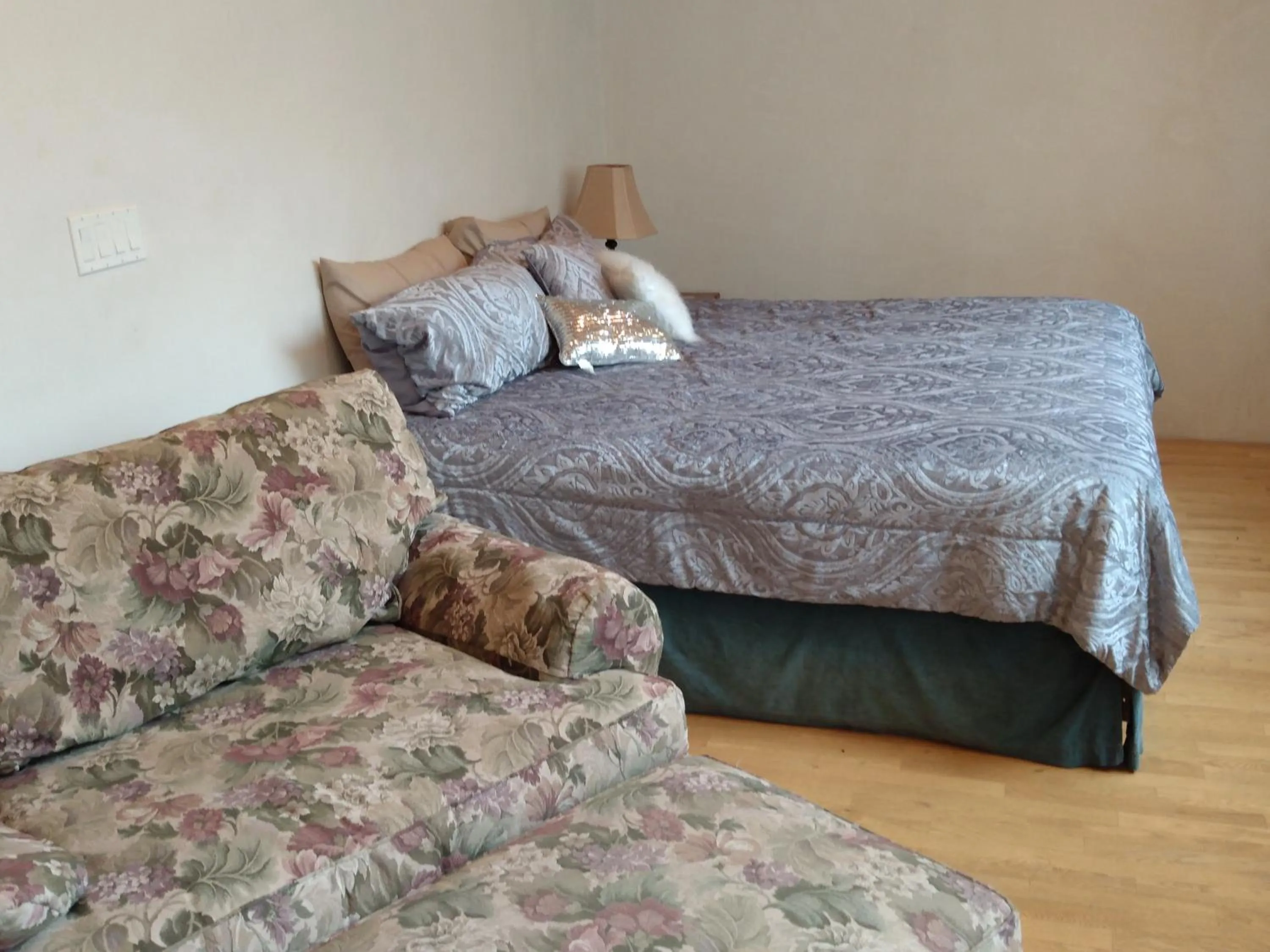 Bed in Shady Brook Inn Village/Resort