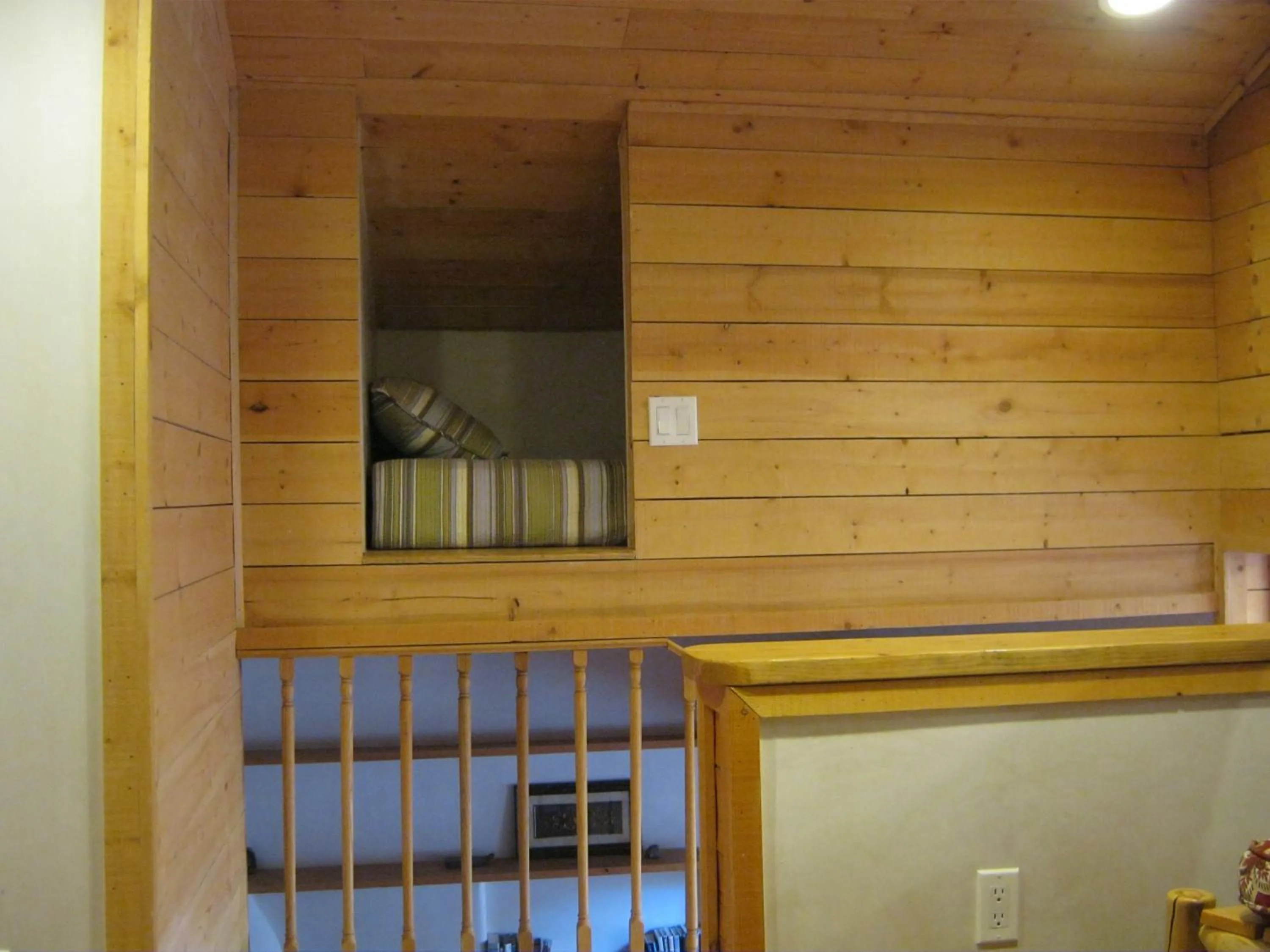 Bed in Shady Brook Inn Village/Resort