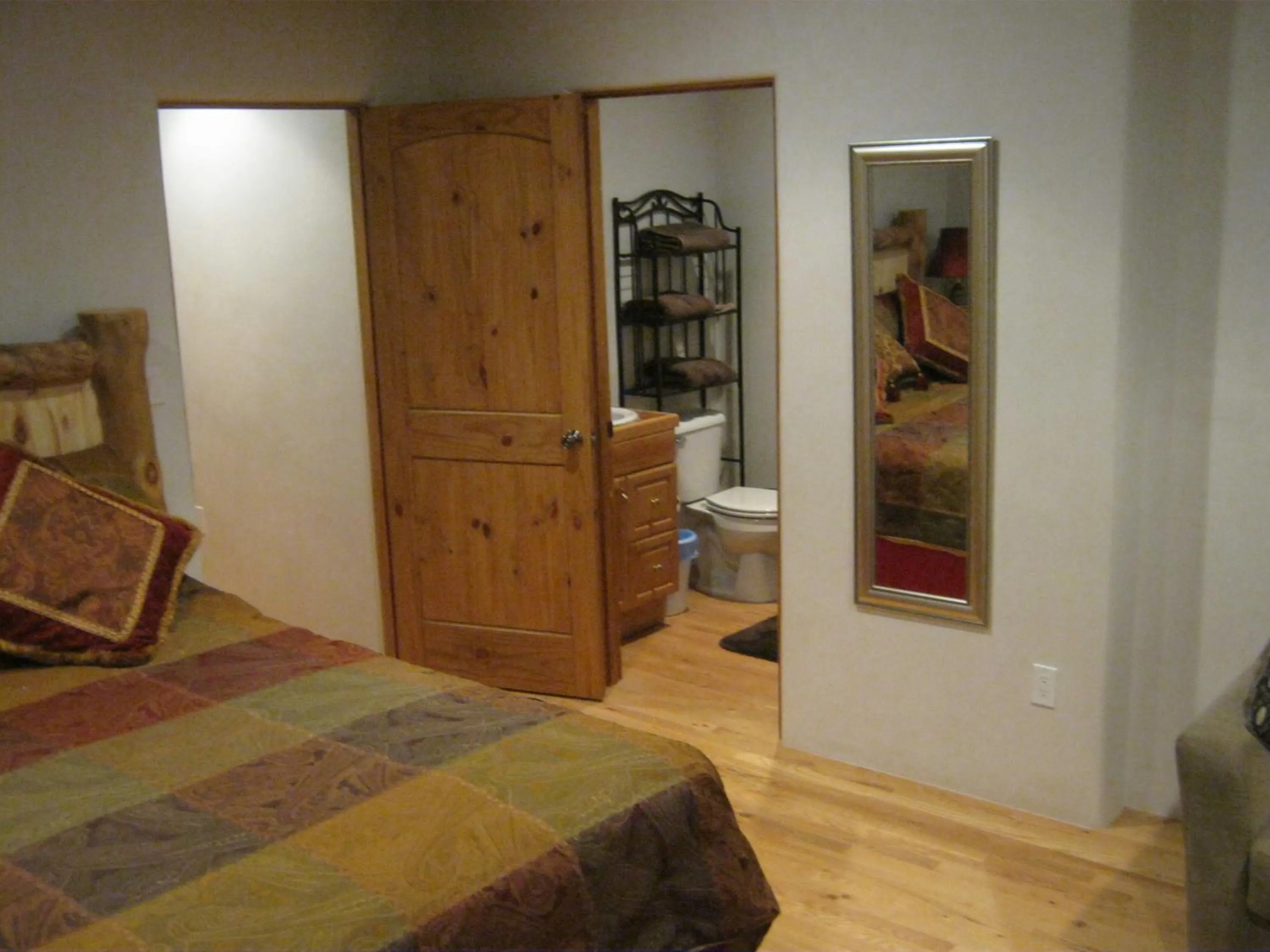 Bedroom, Bed in Shady Brook Inn Village/Resort